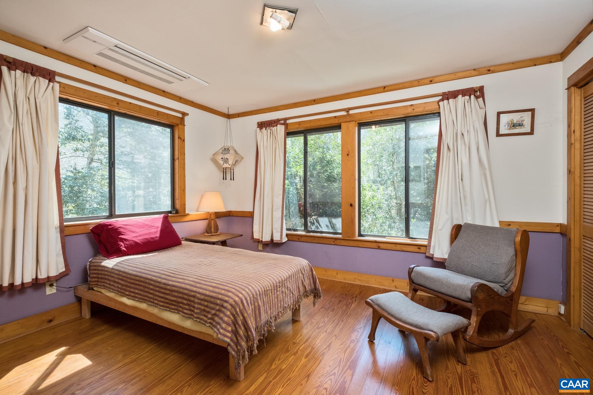 2839 OLD ROBERTS MOUNTAIN RD