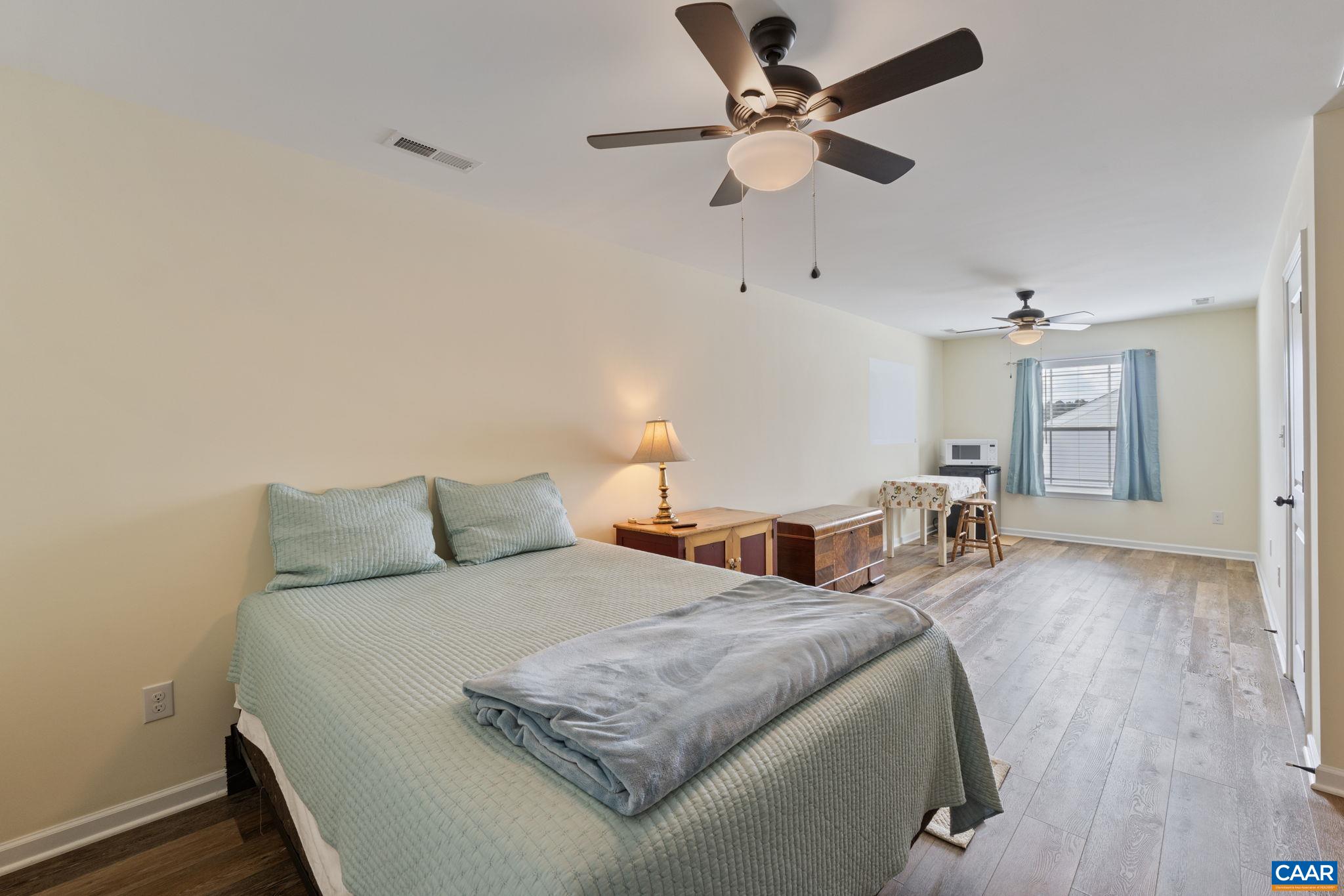 138 LINDBURGH DR