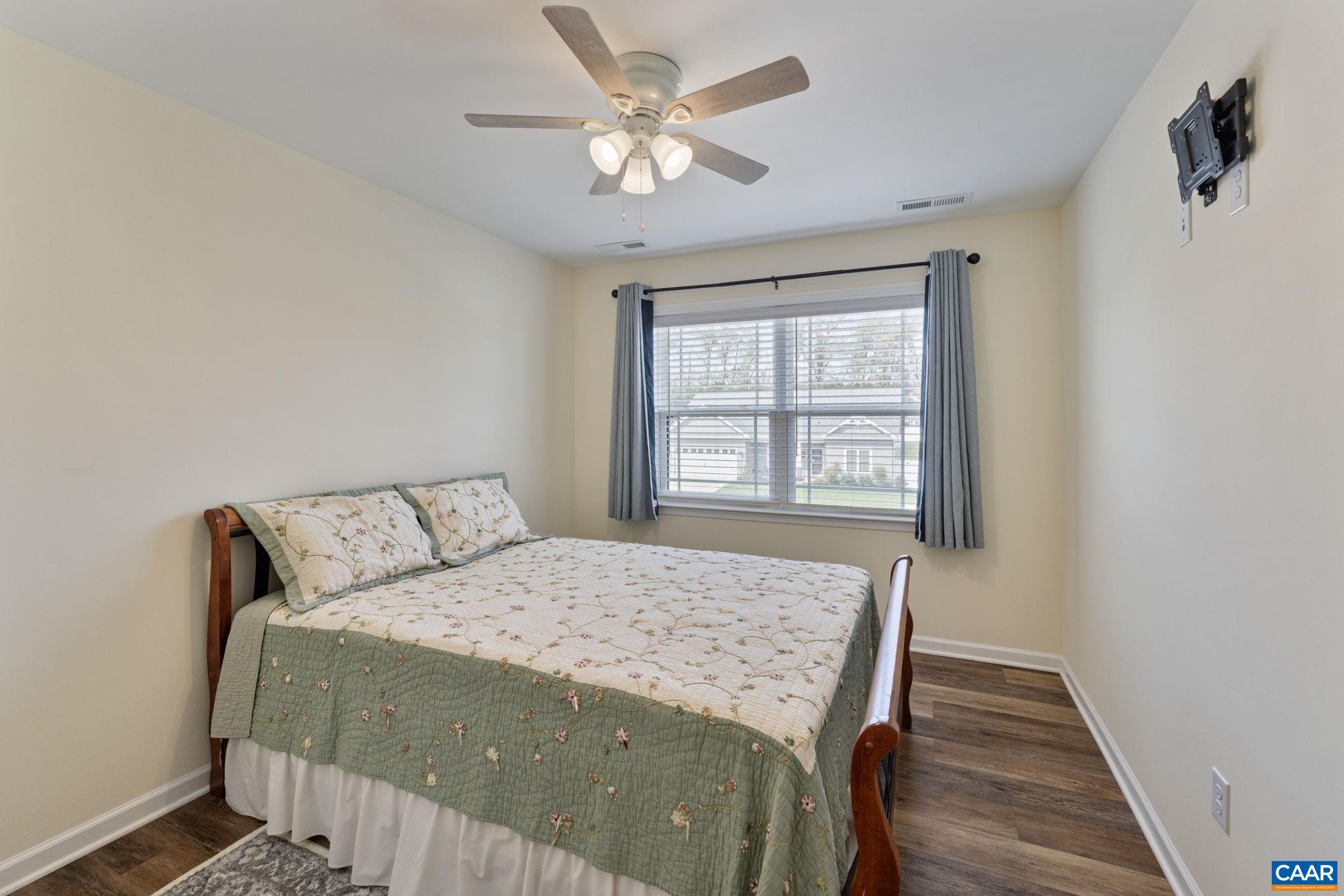 138 LINDBURGH DR