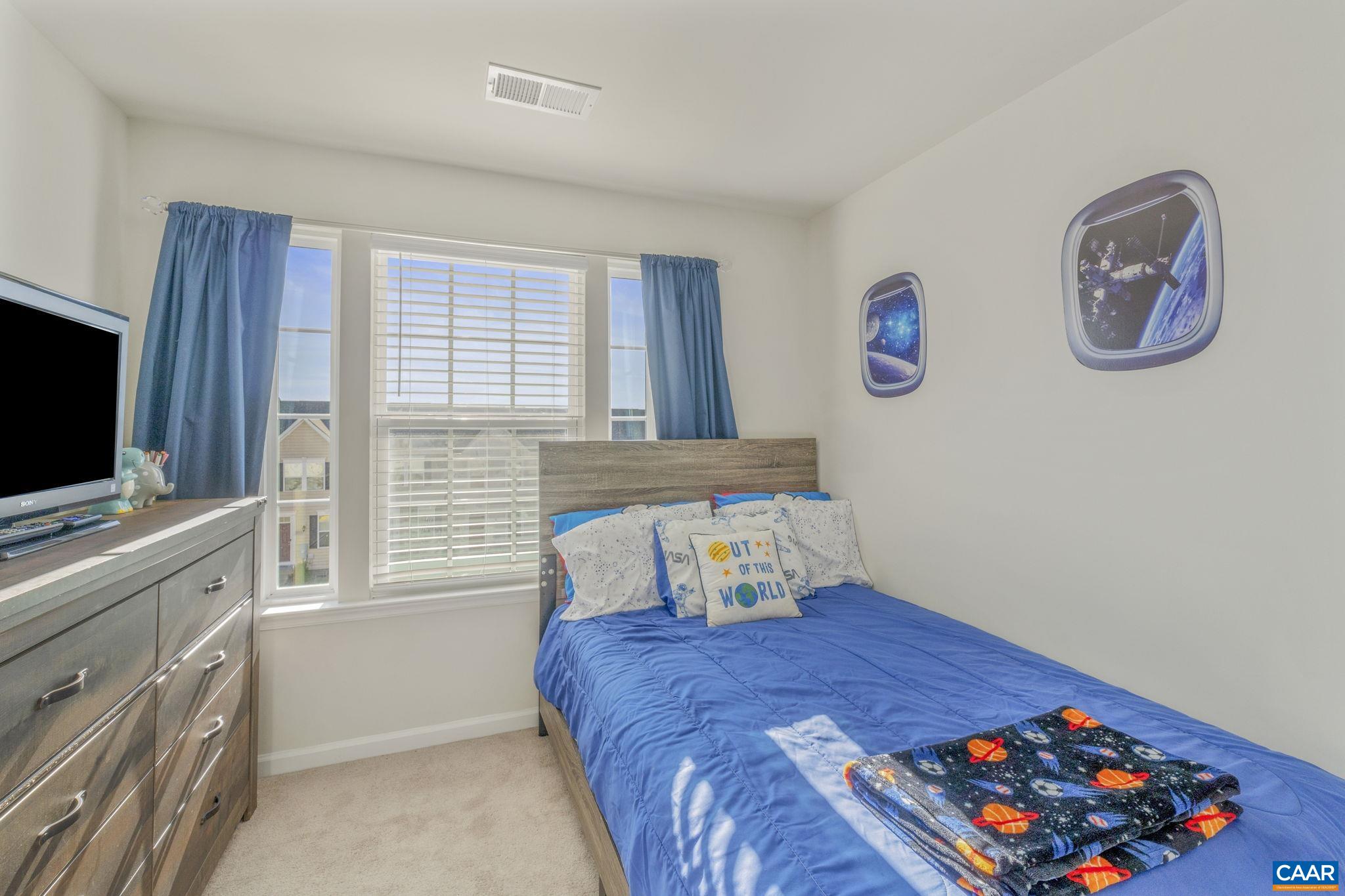 2086 ELM TREE CT