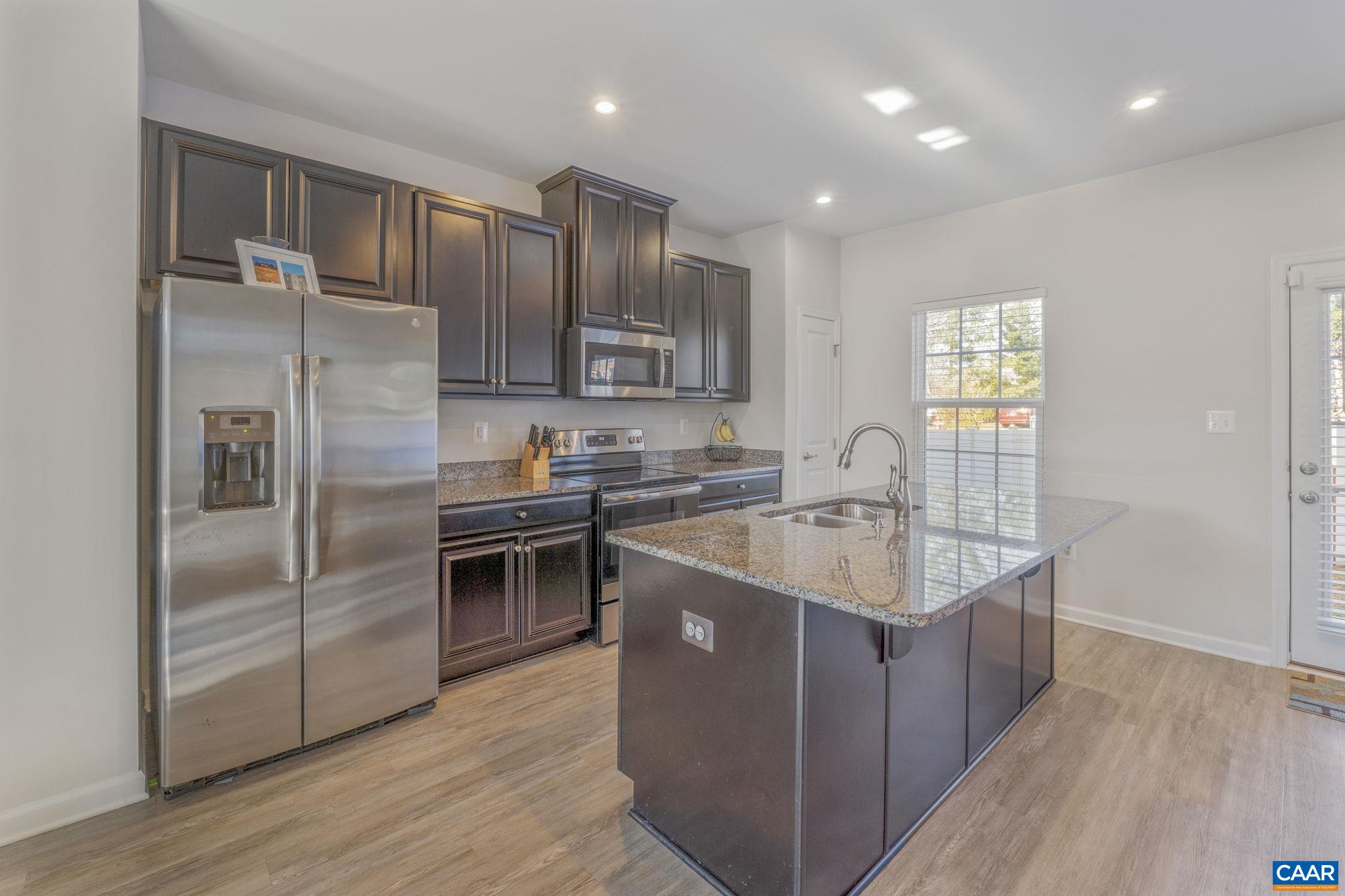 2086 ELM TREE CT