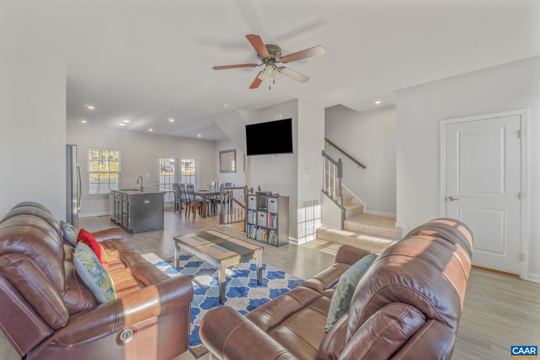 2086 ELM TREE CT