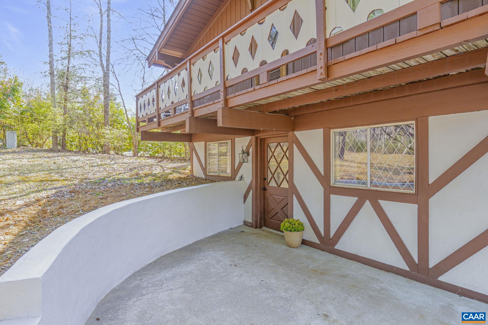408 MT PLEASANT DR