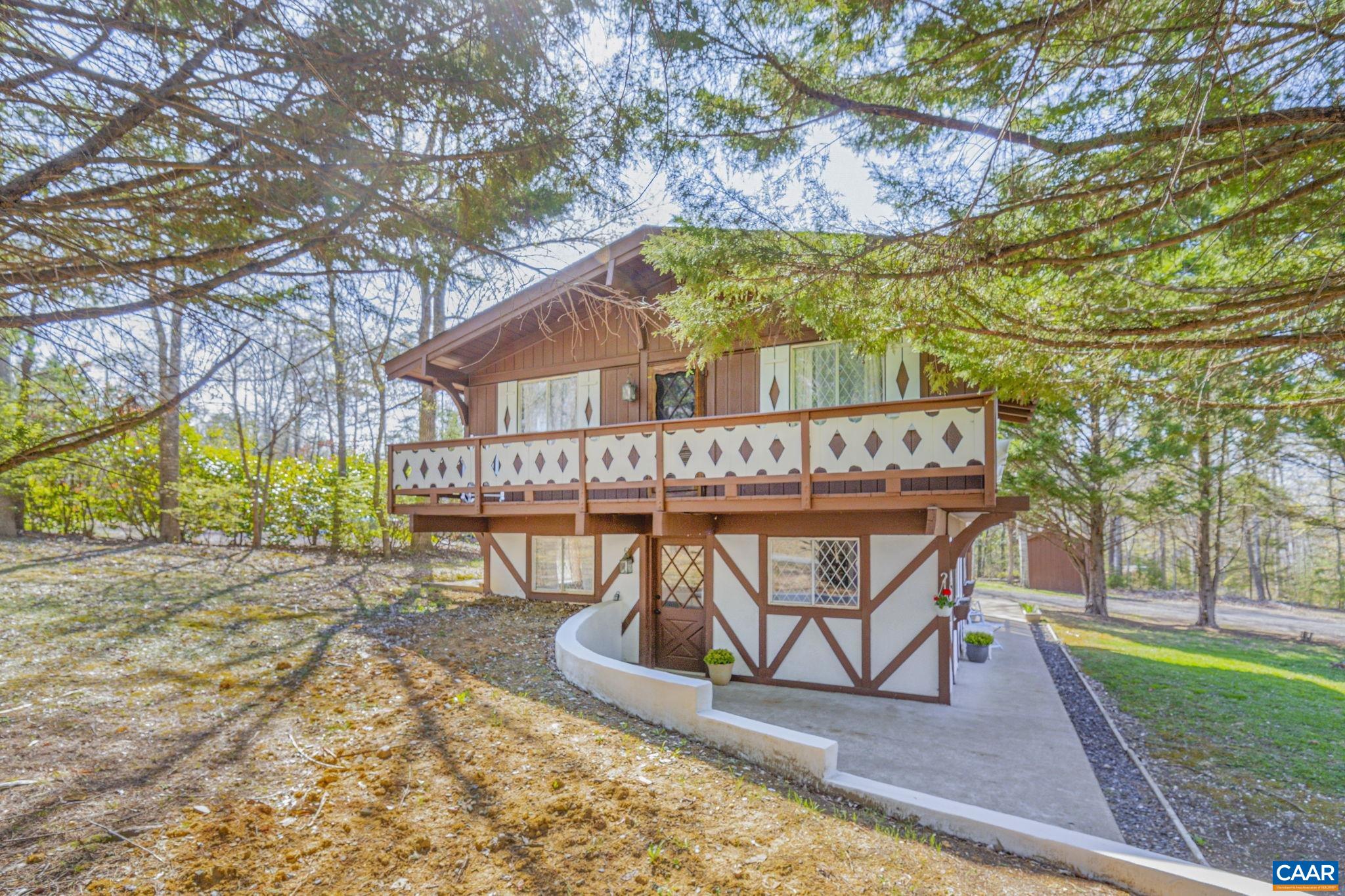 408 MT PLEASANT DR