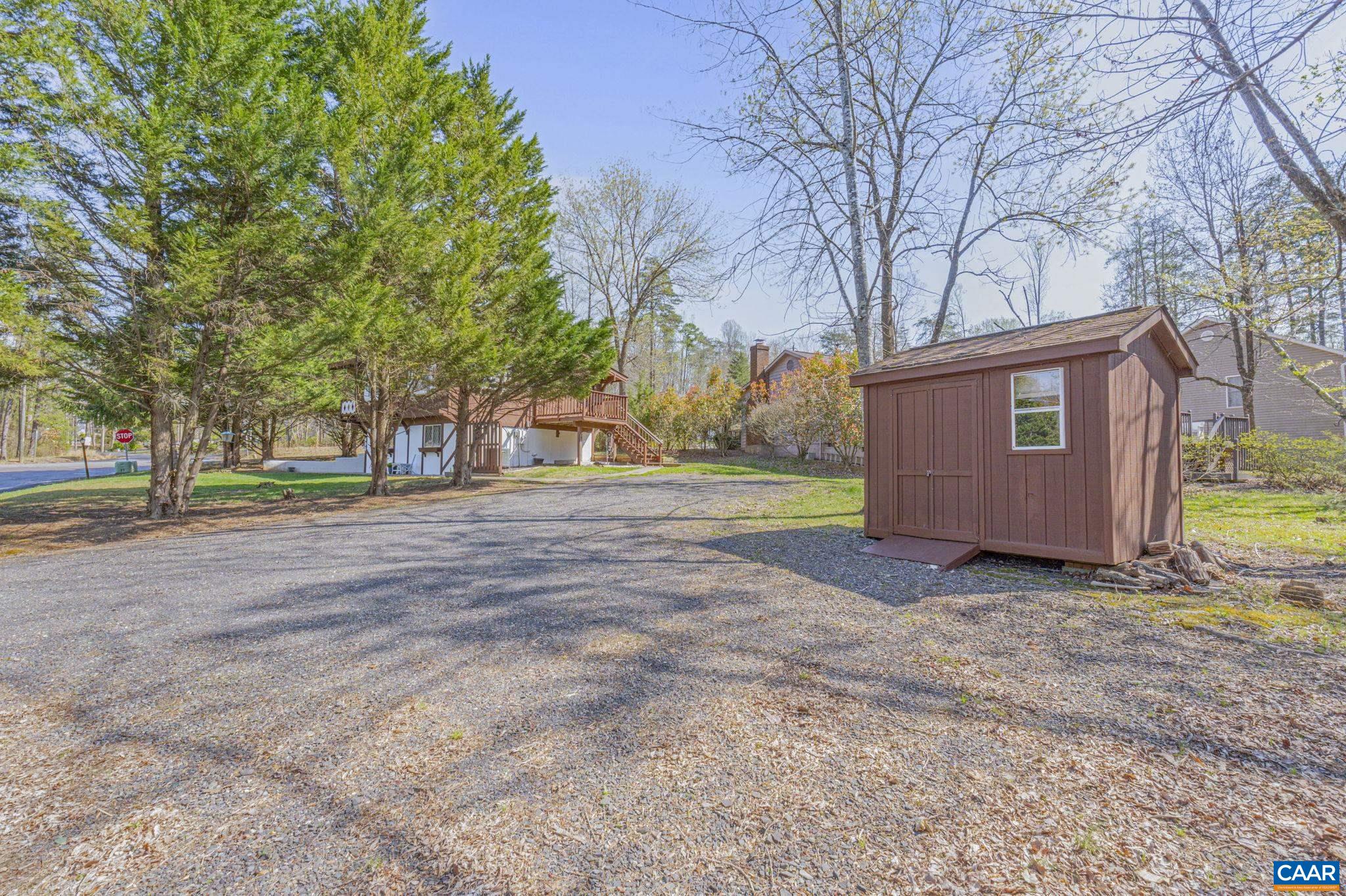 408 MT PLEASANT DR