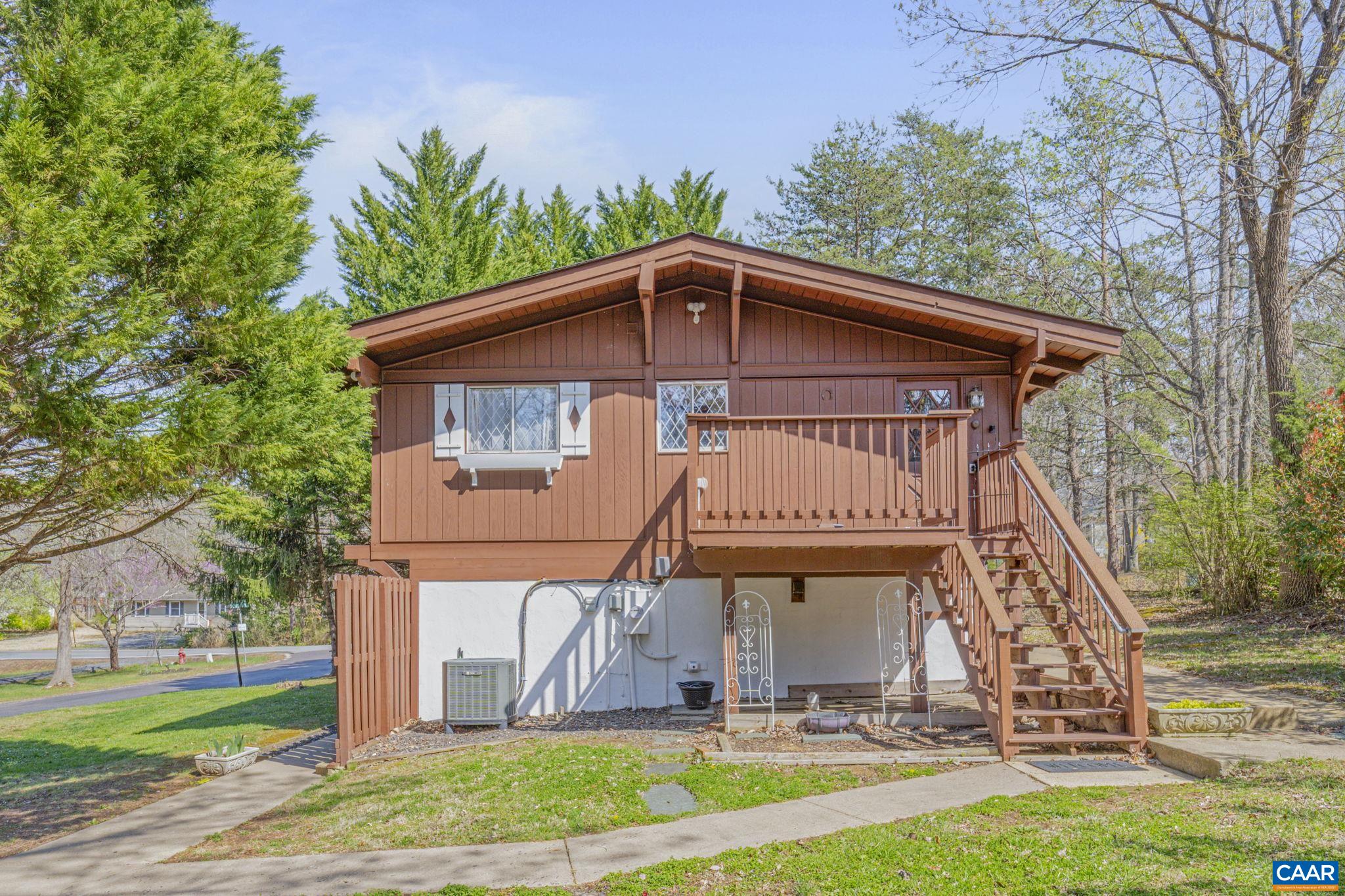 408 MT PLEASANT DR