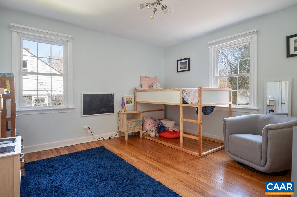 1614 ROSE HILL DR