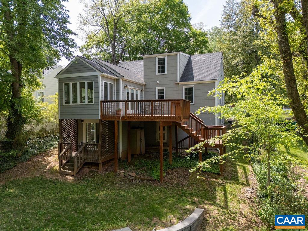 1614 ROSE HILL DR
