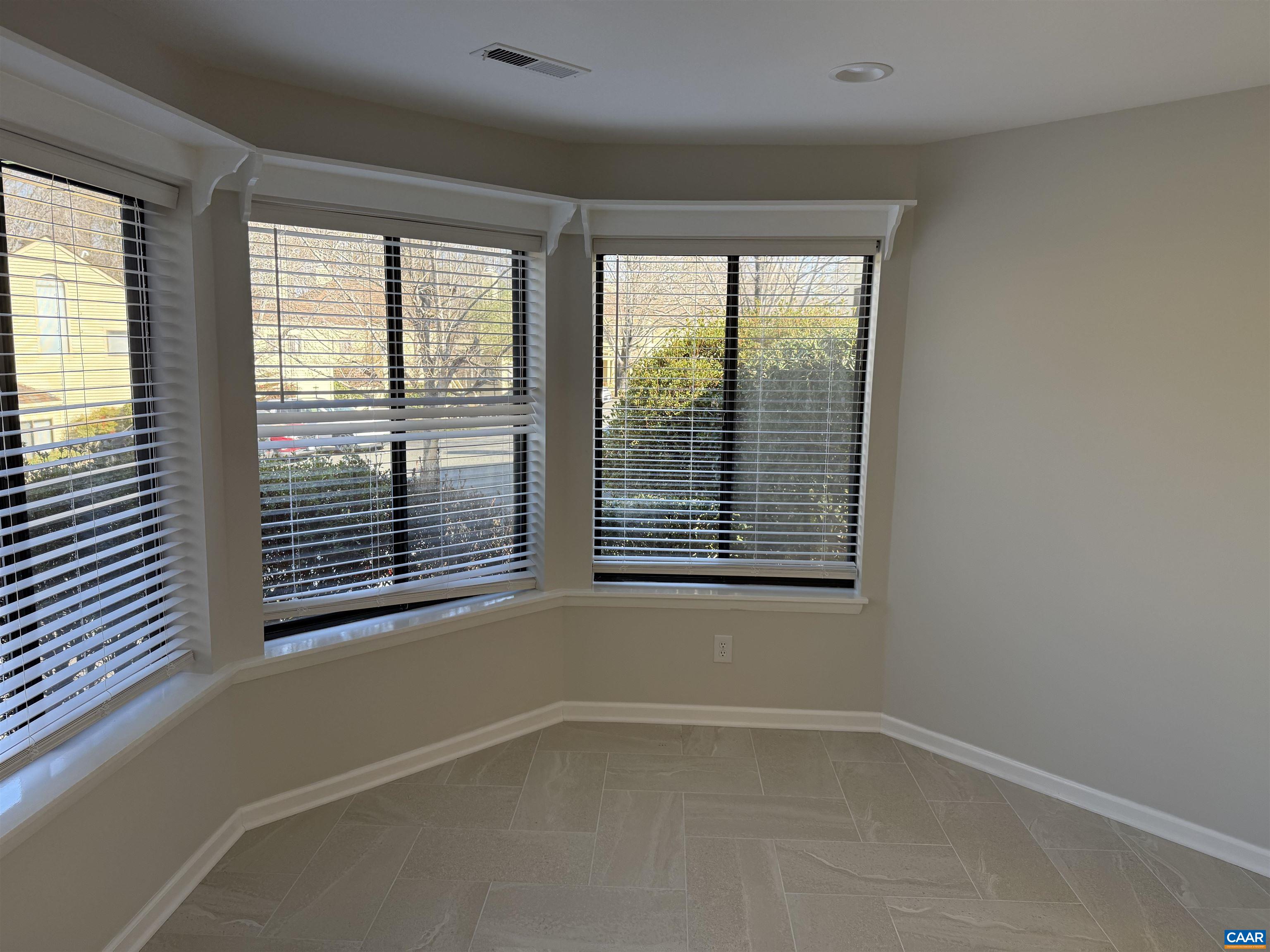 1231 CHATHAM RDG