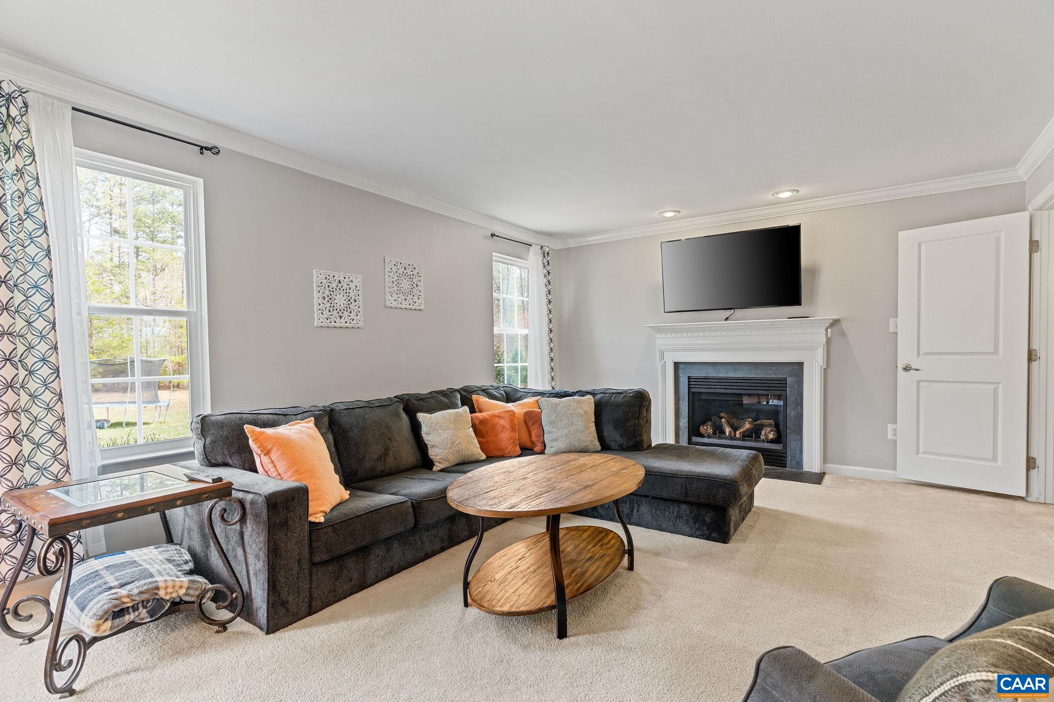 663 JUSTIN DR