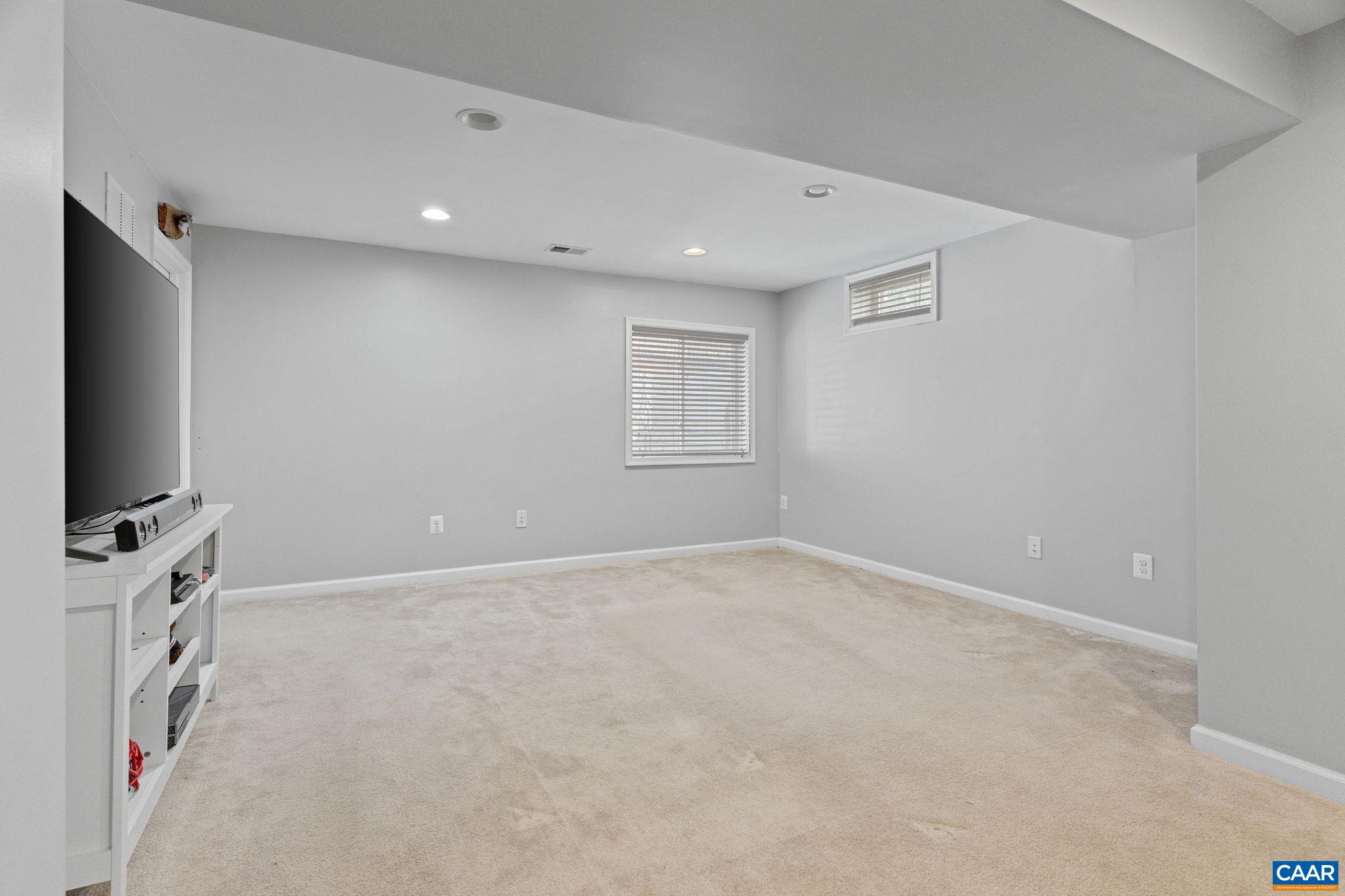 663 JUSTIN DR