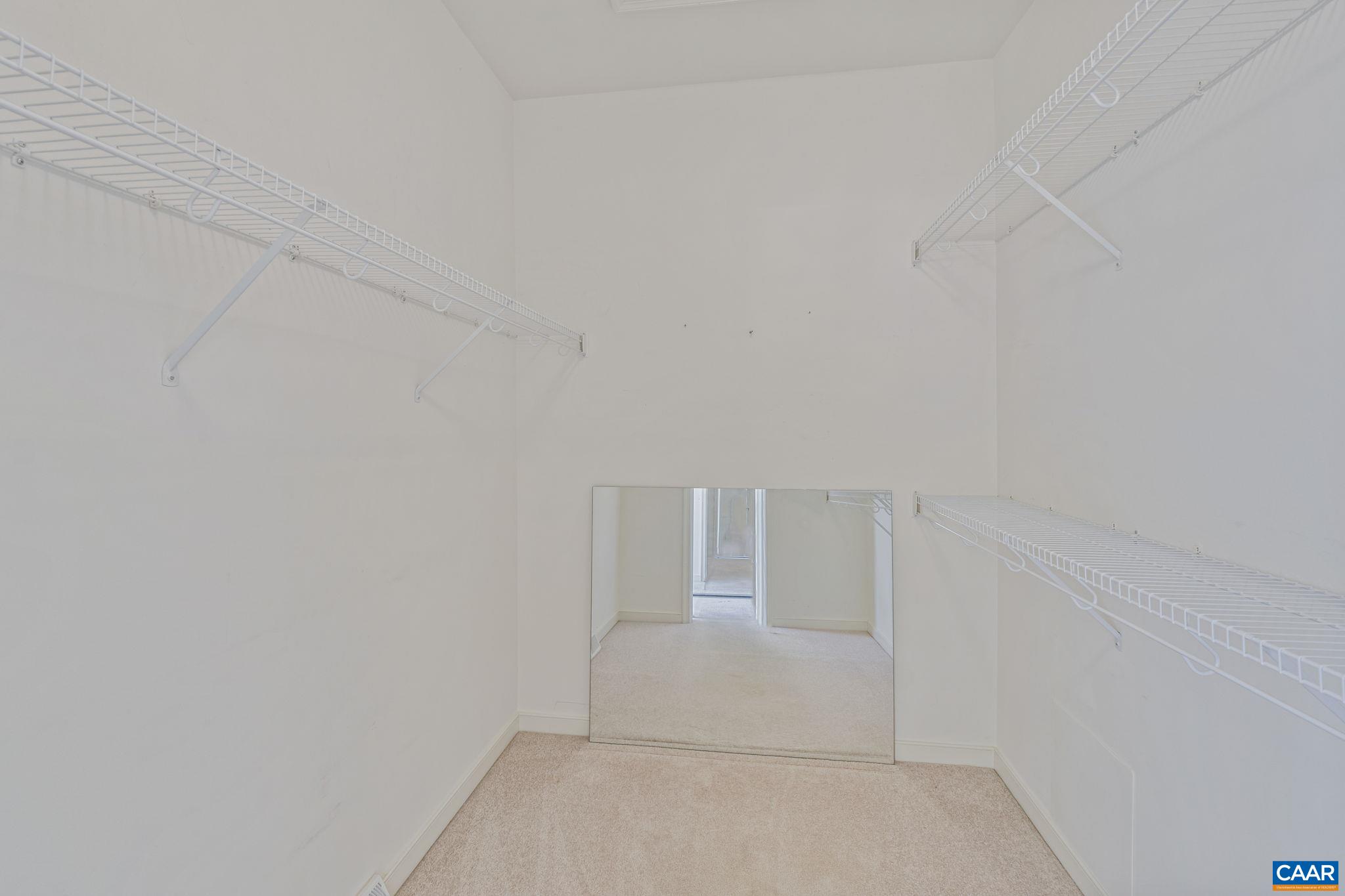 1347 SINGLETON LN