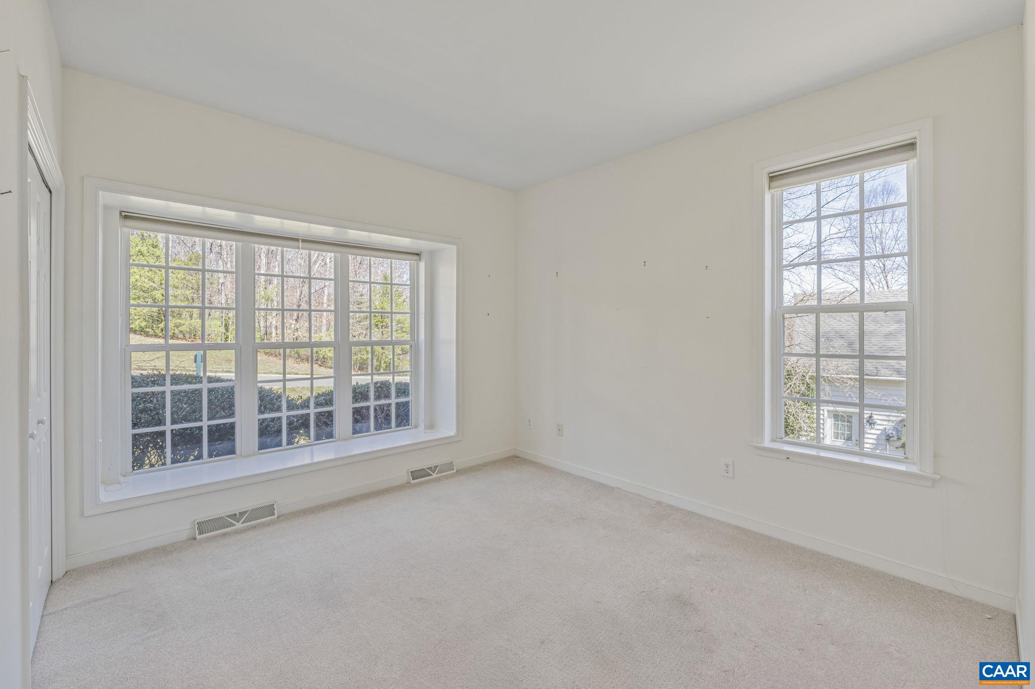 1347 SINGLETON LN