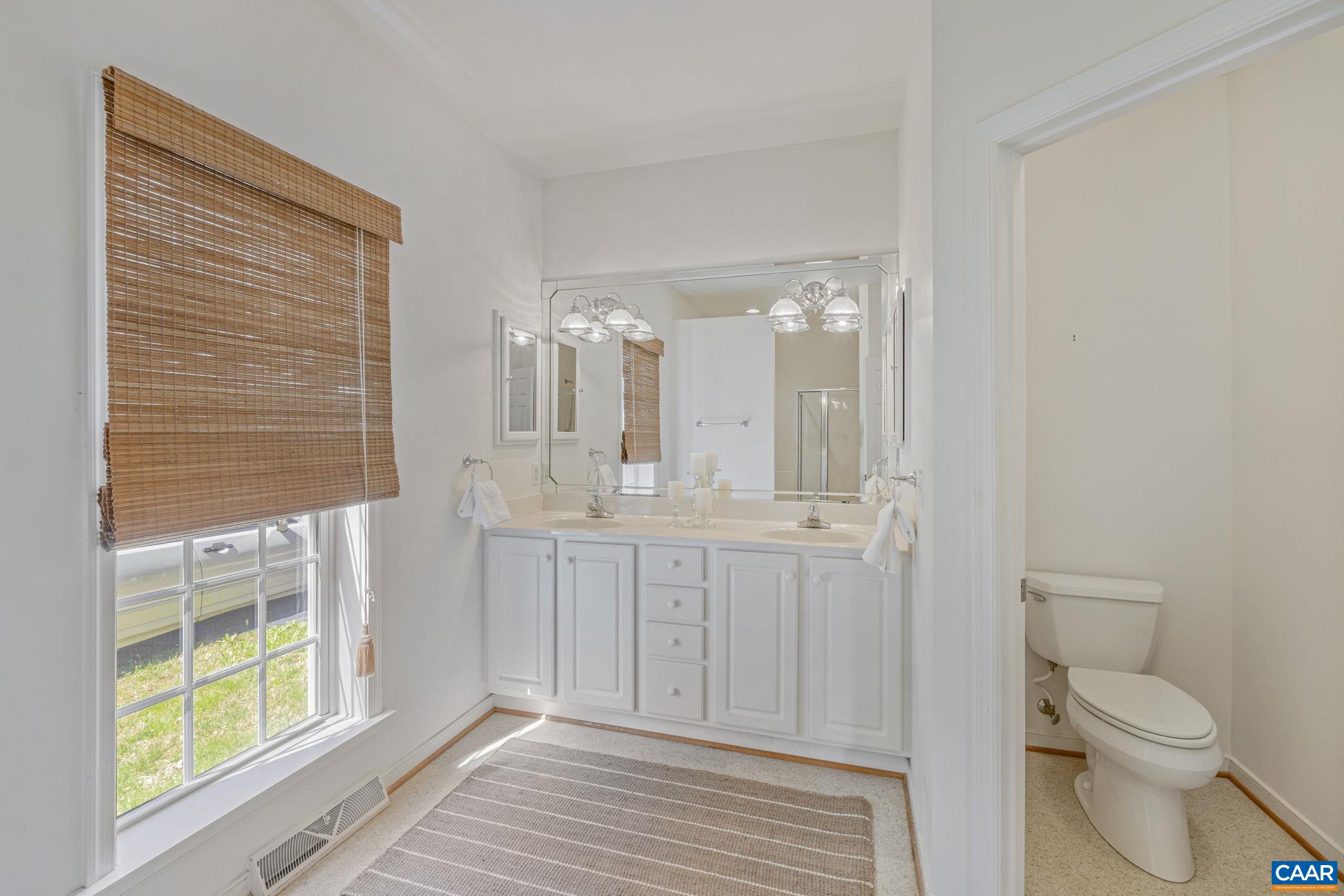 1347 SINGLETON LN