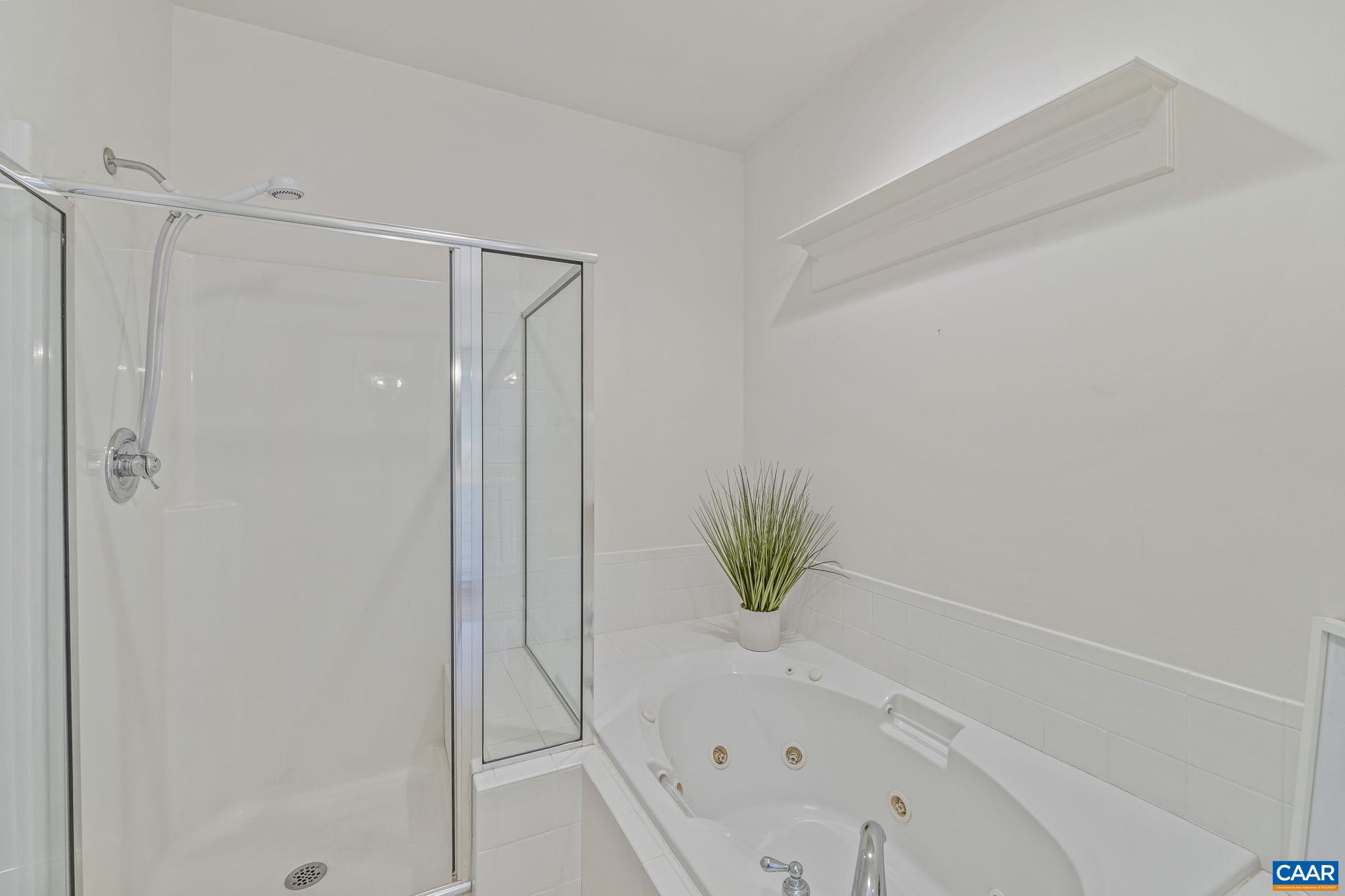 1347 SINGLETON LN