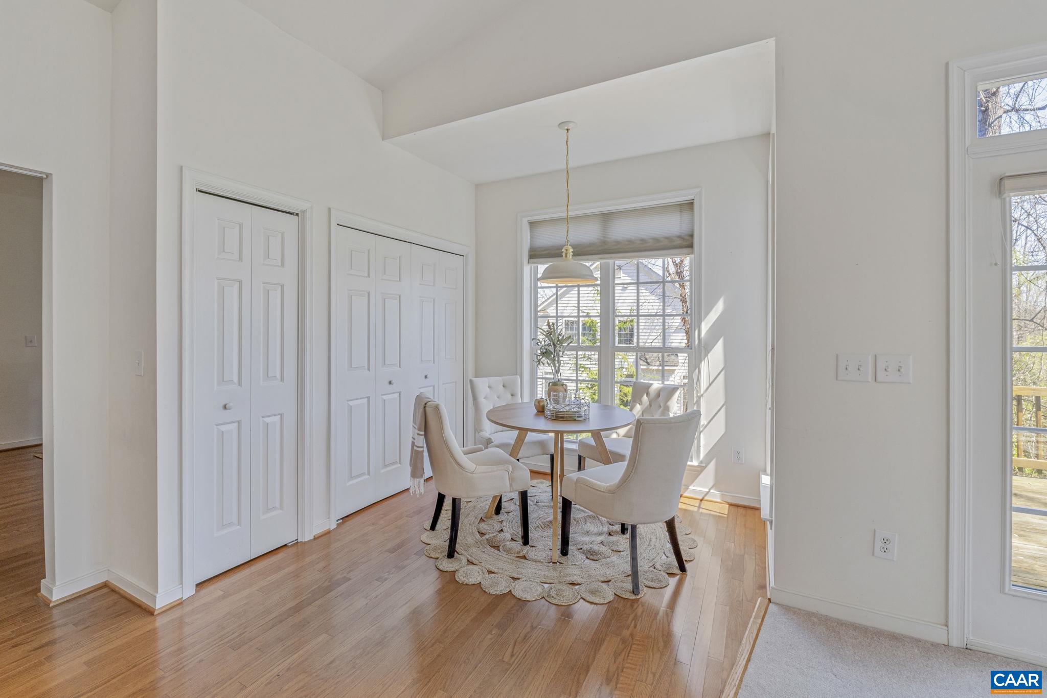 1347 SINGLETON LN