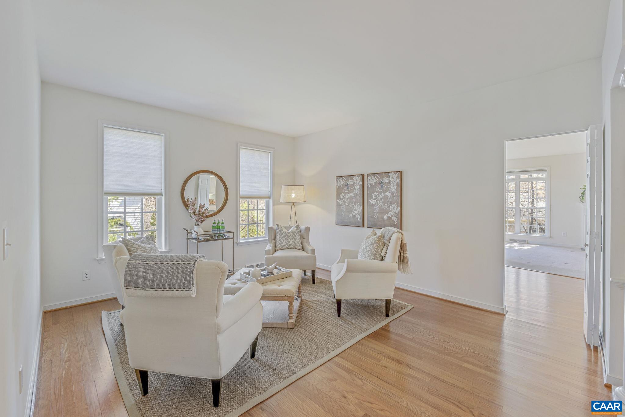 1347 SINGLETON LN