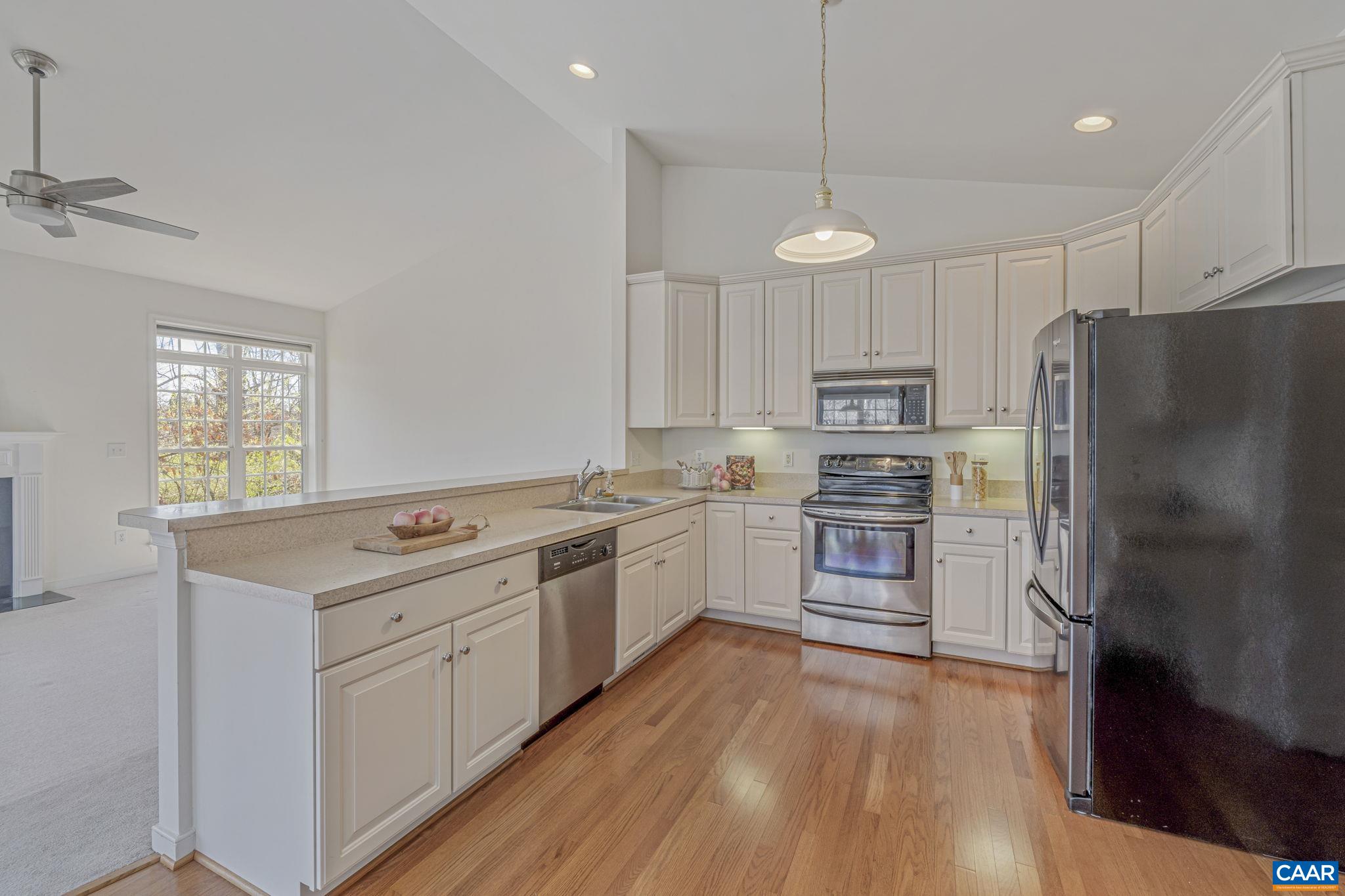 1347 SINGLETON LN