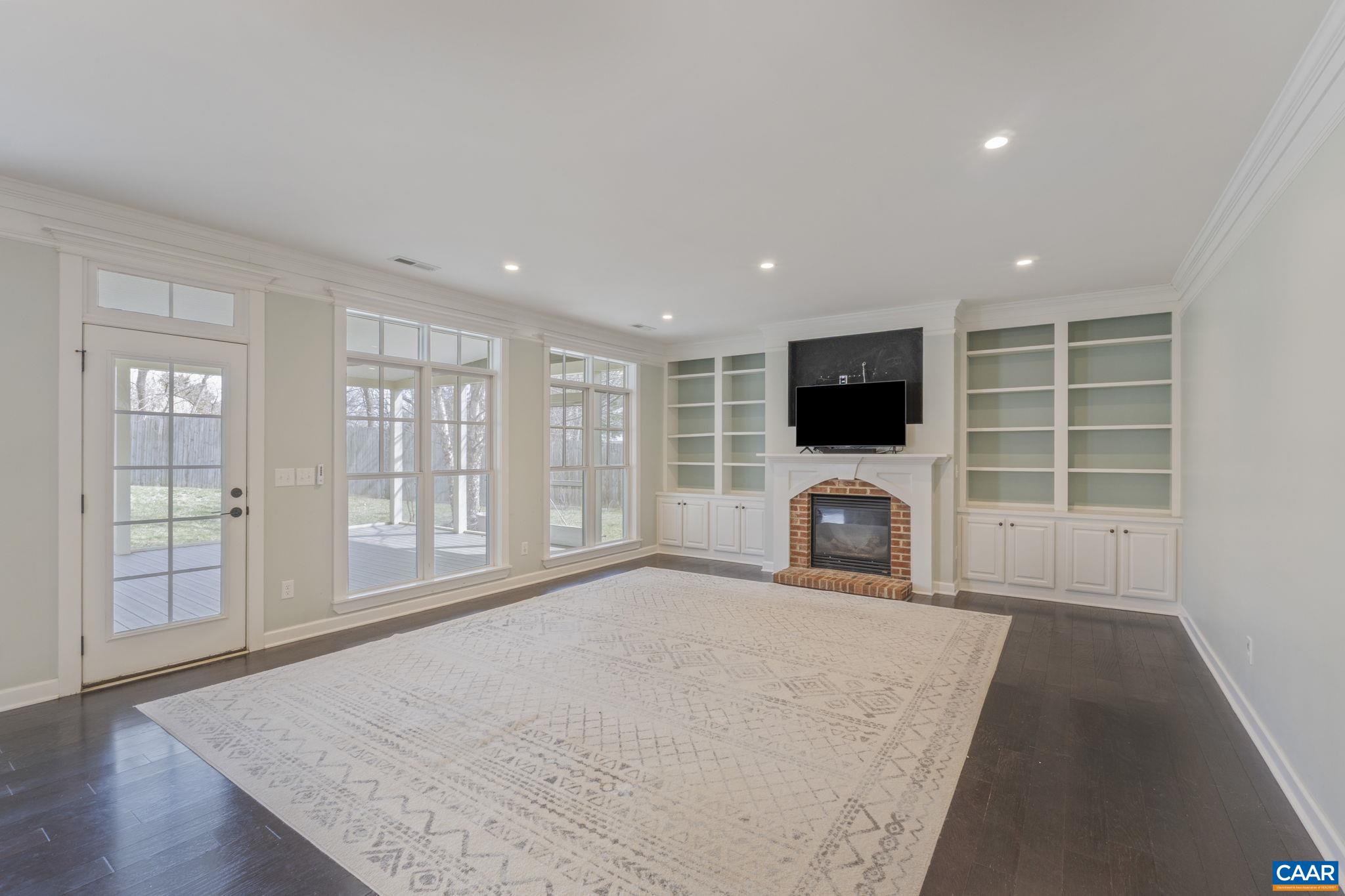 7127 BRADBURY CT