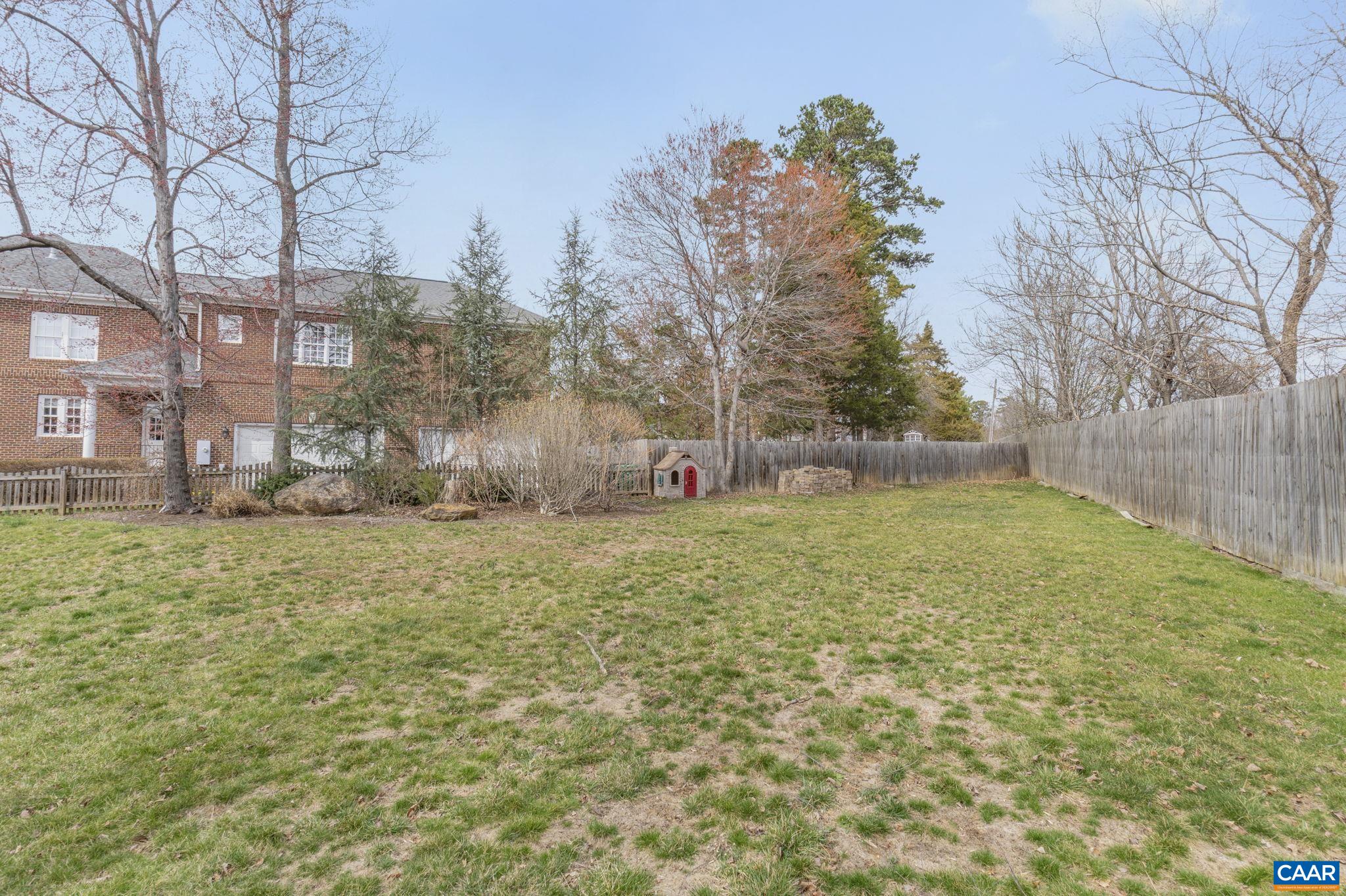 7127 BRADBURY CT