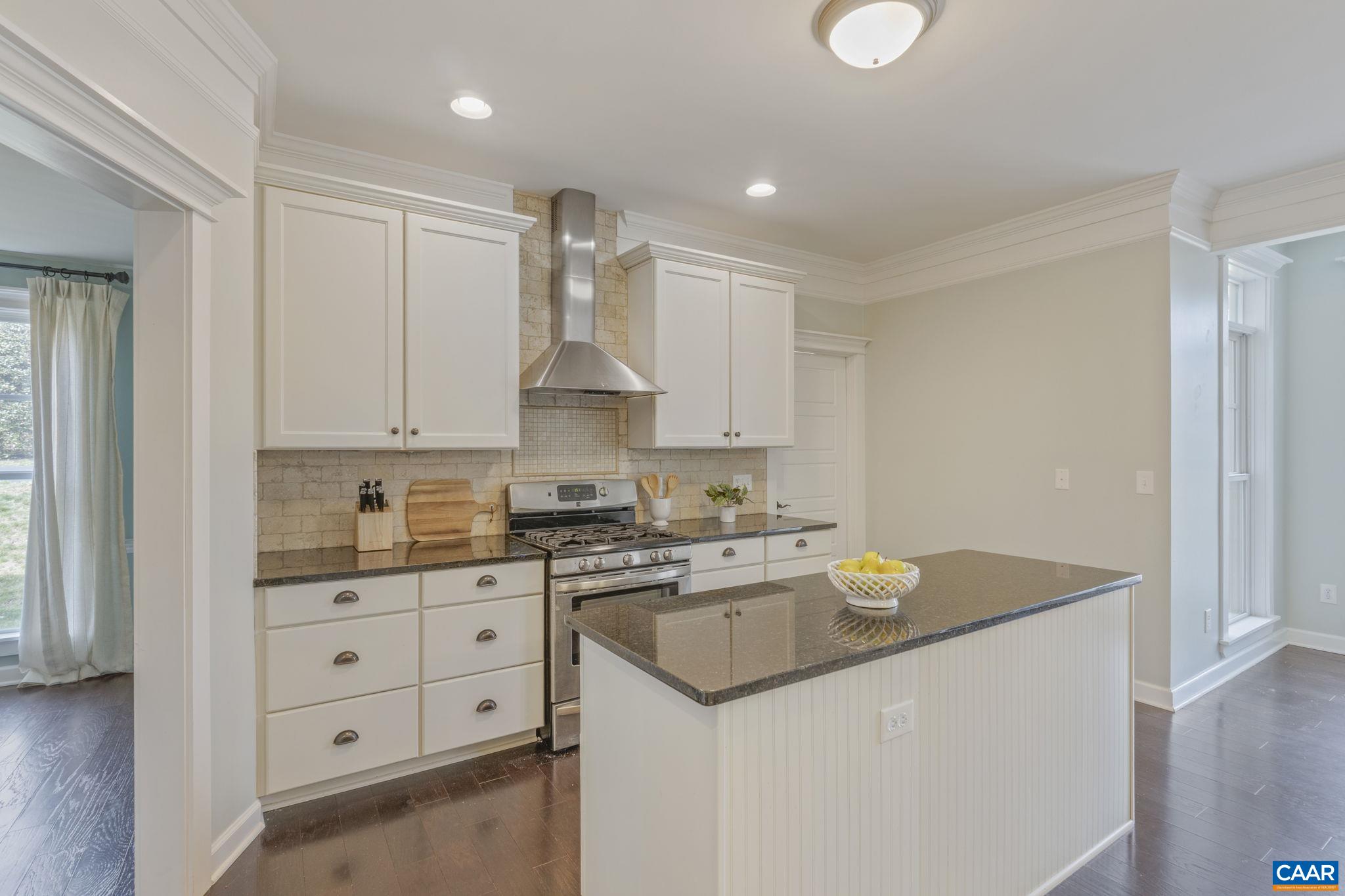 7127 BRADBURY CT