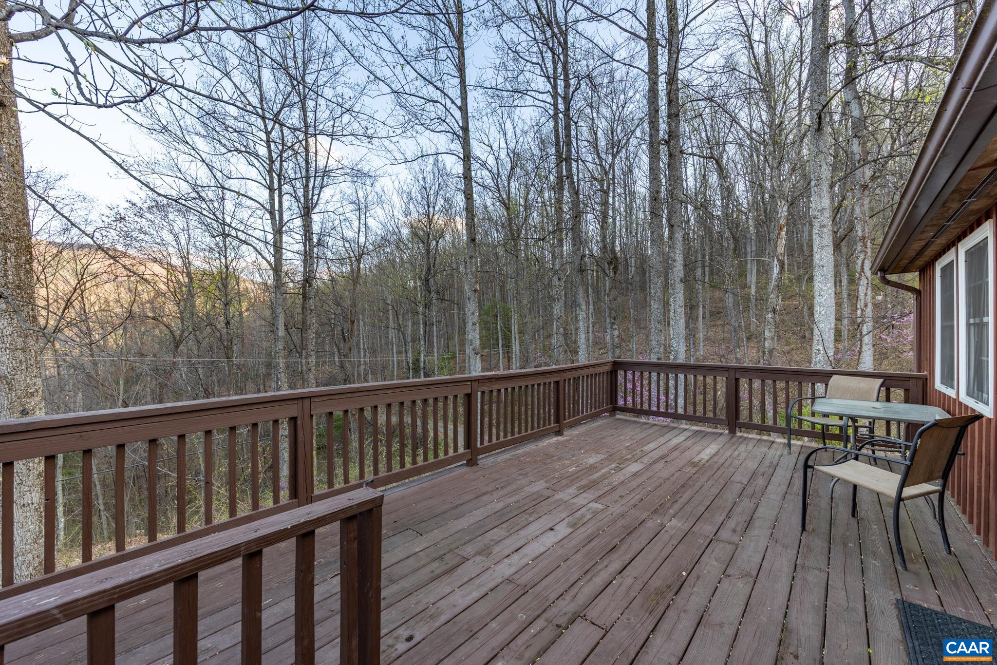 407 WINDY KNOLL LN