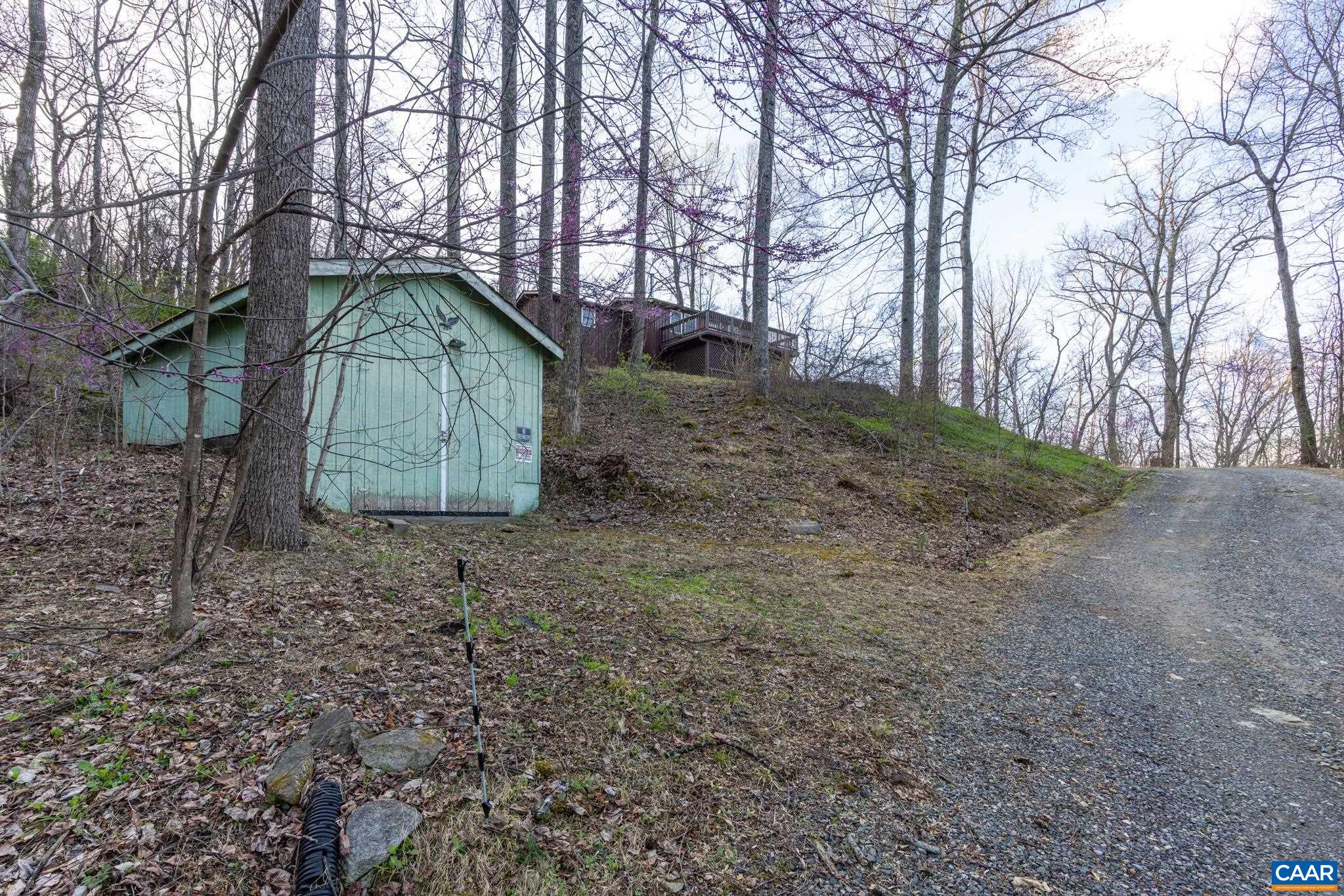 407 WINDY KNOLL LN