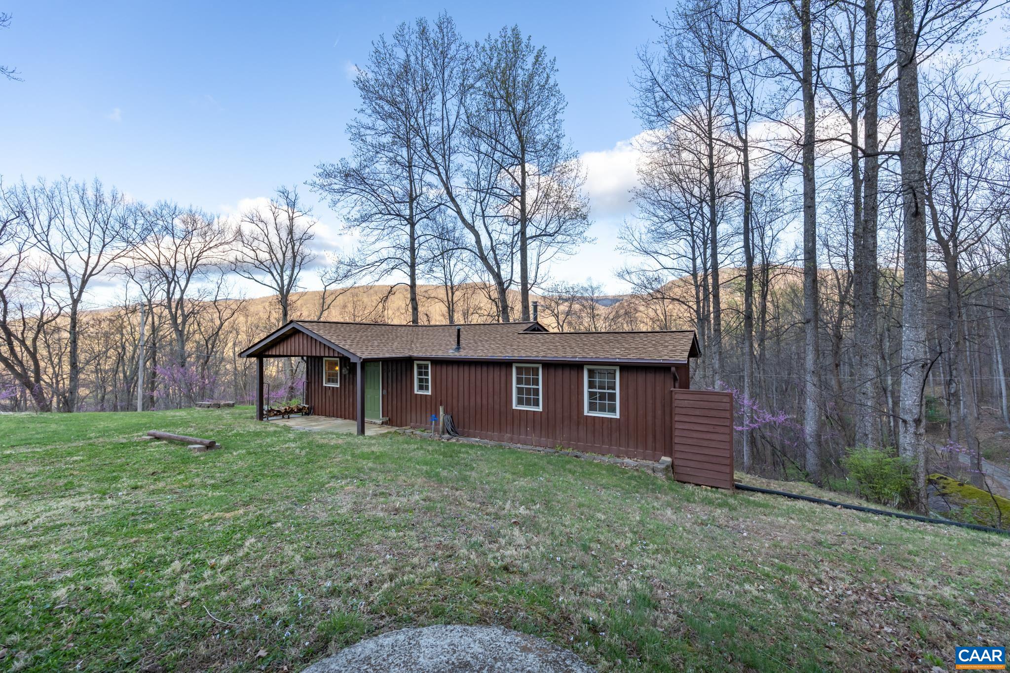407 WINDY KNOLL LN