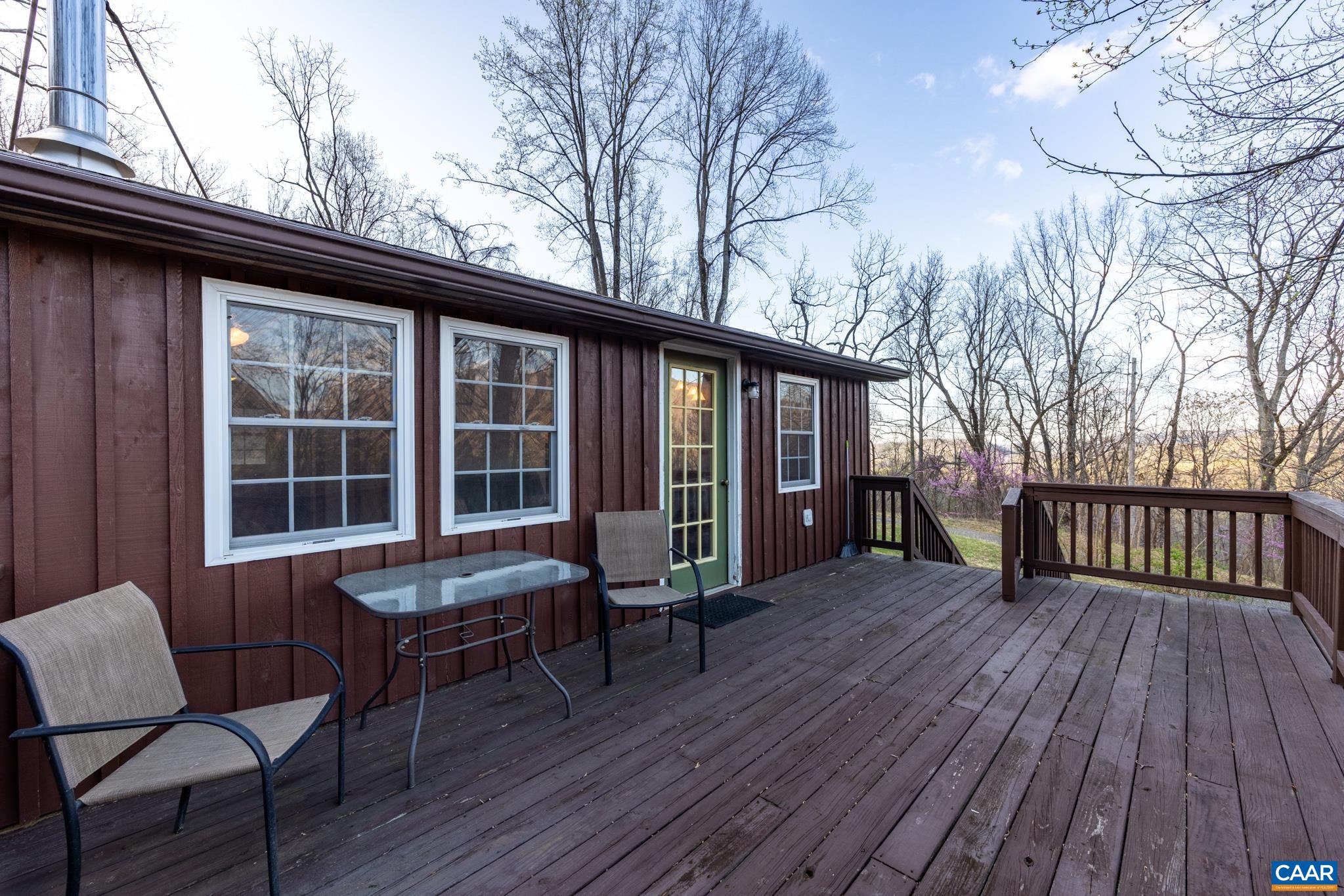 407 WINDY KNOLL LN