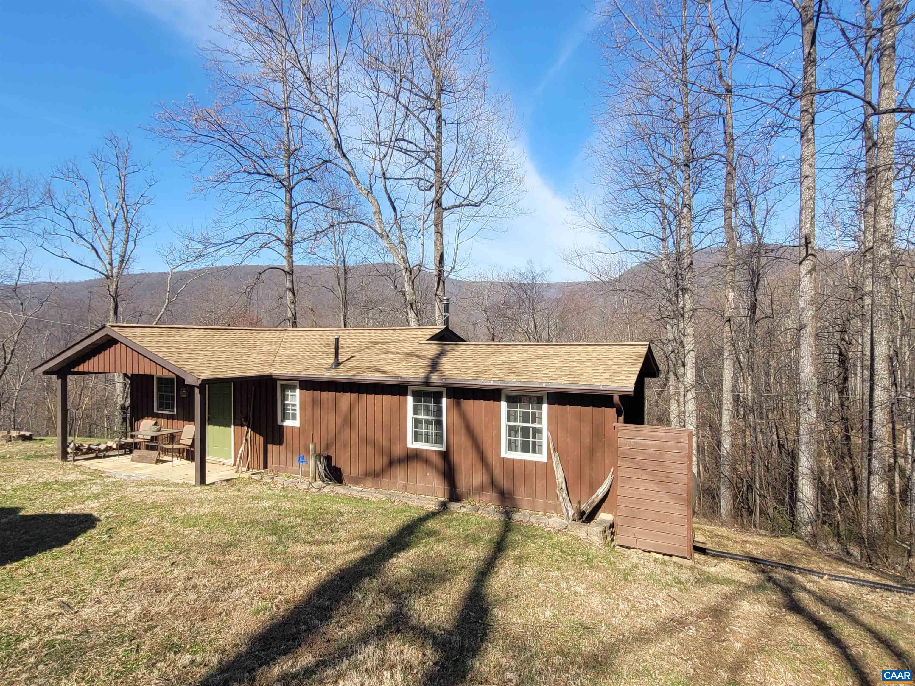 407 WINDY KNOLL LN
