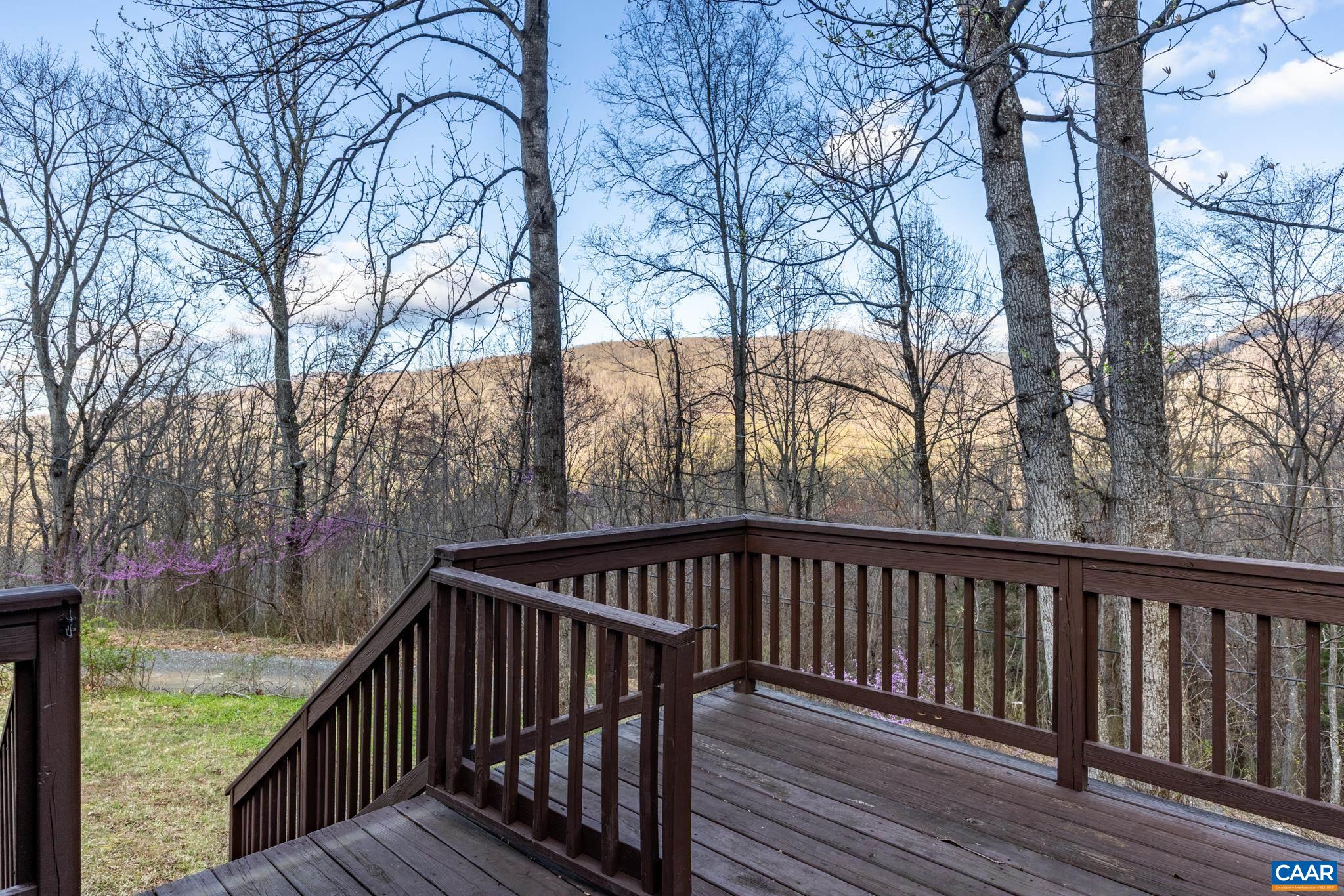 407 WINDY KNOLL LN