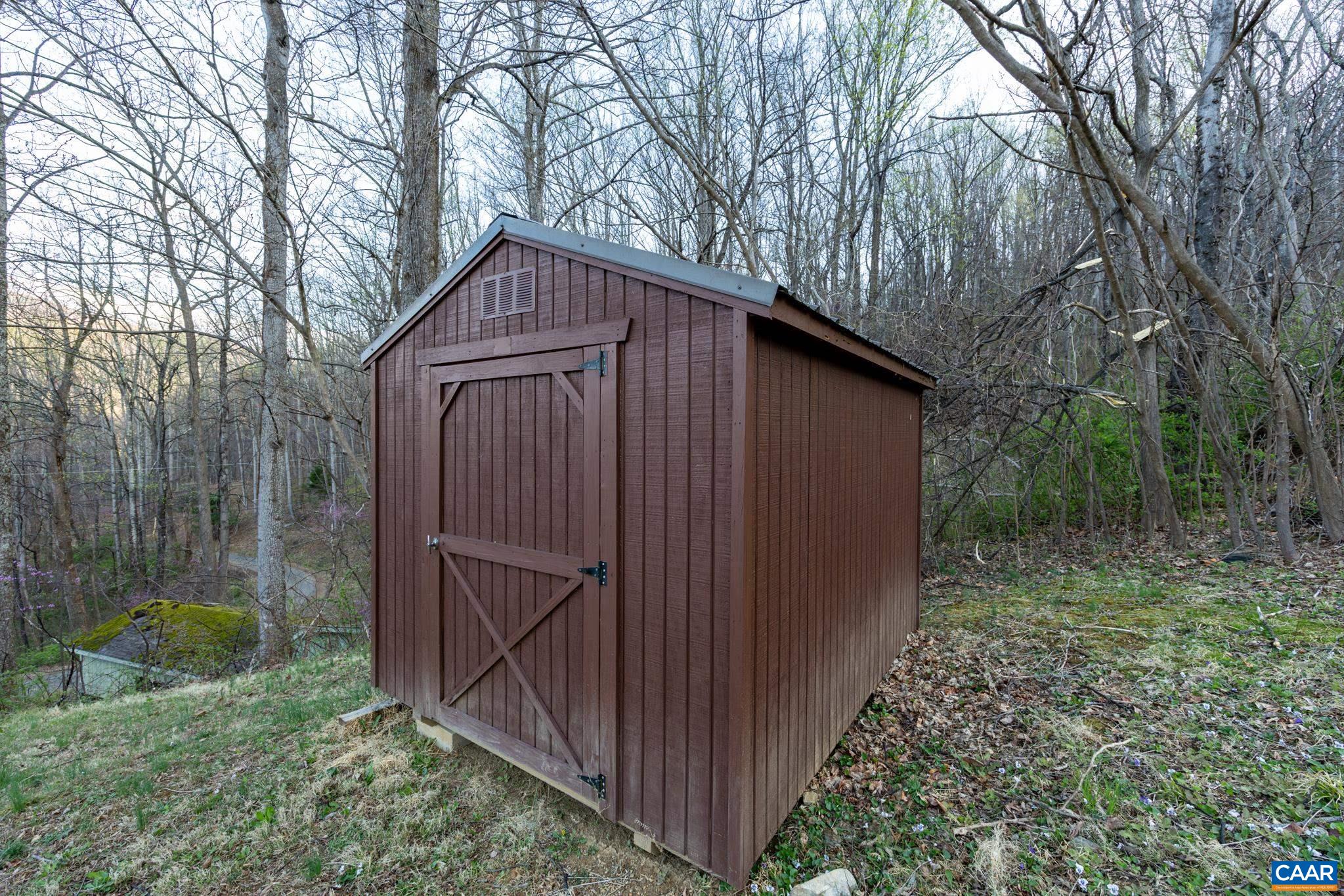 407 WINDY KNOLL LN