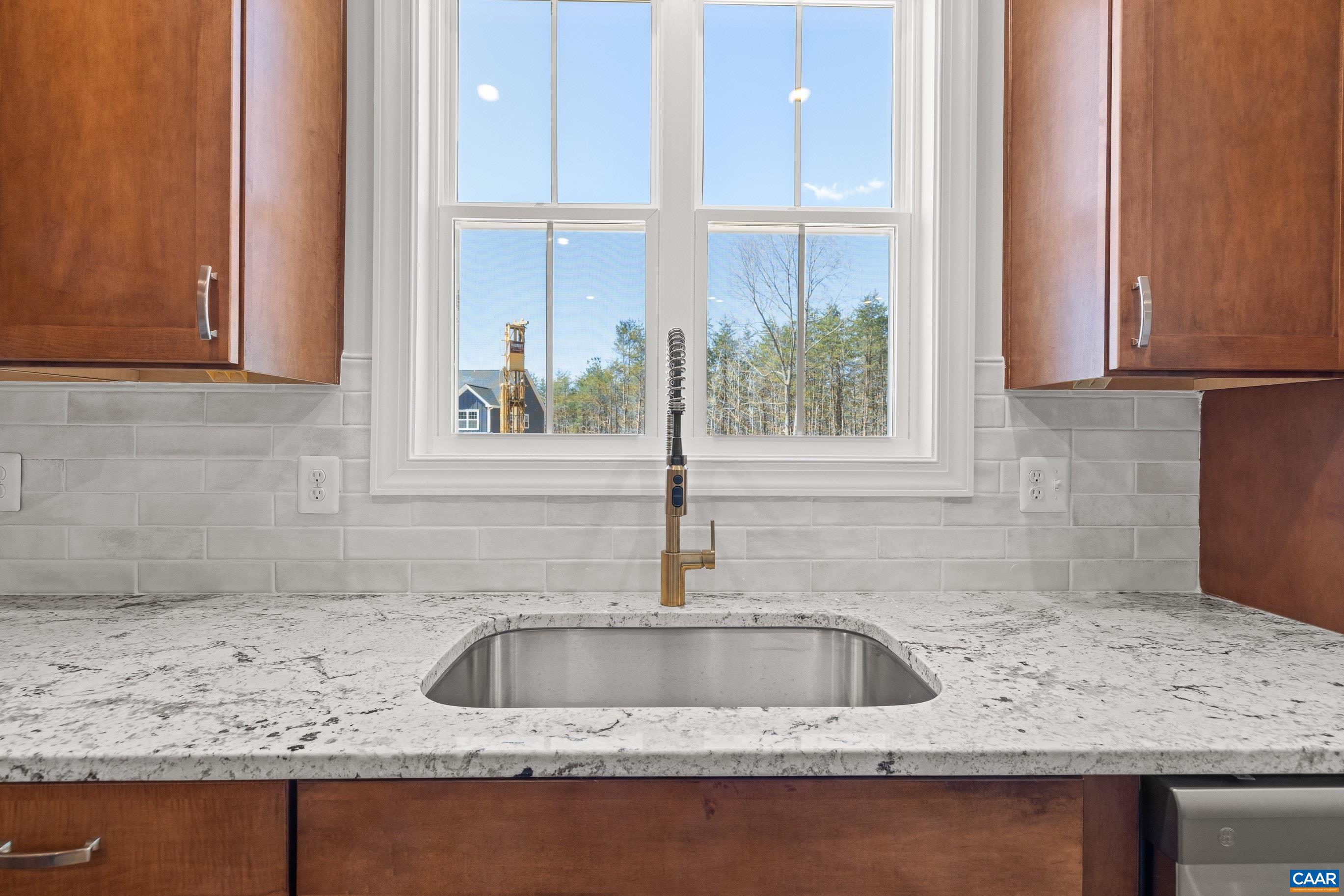 33 WHISPERWOOD CT