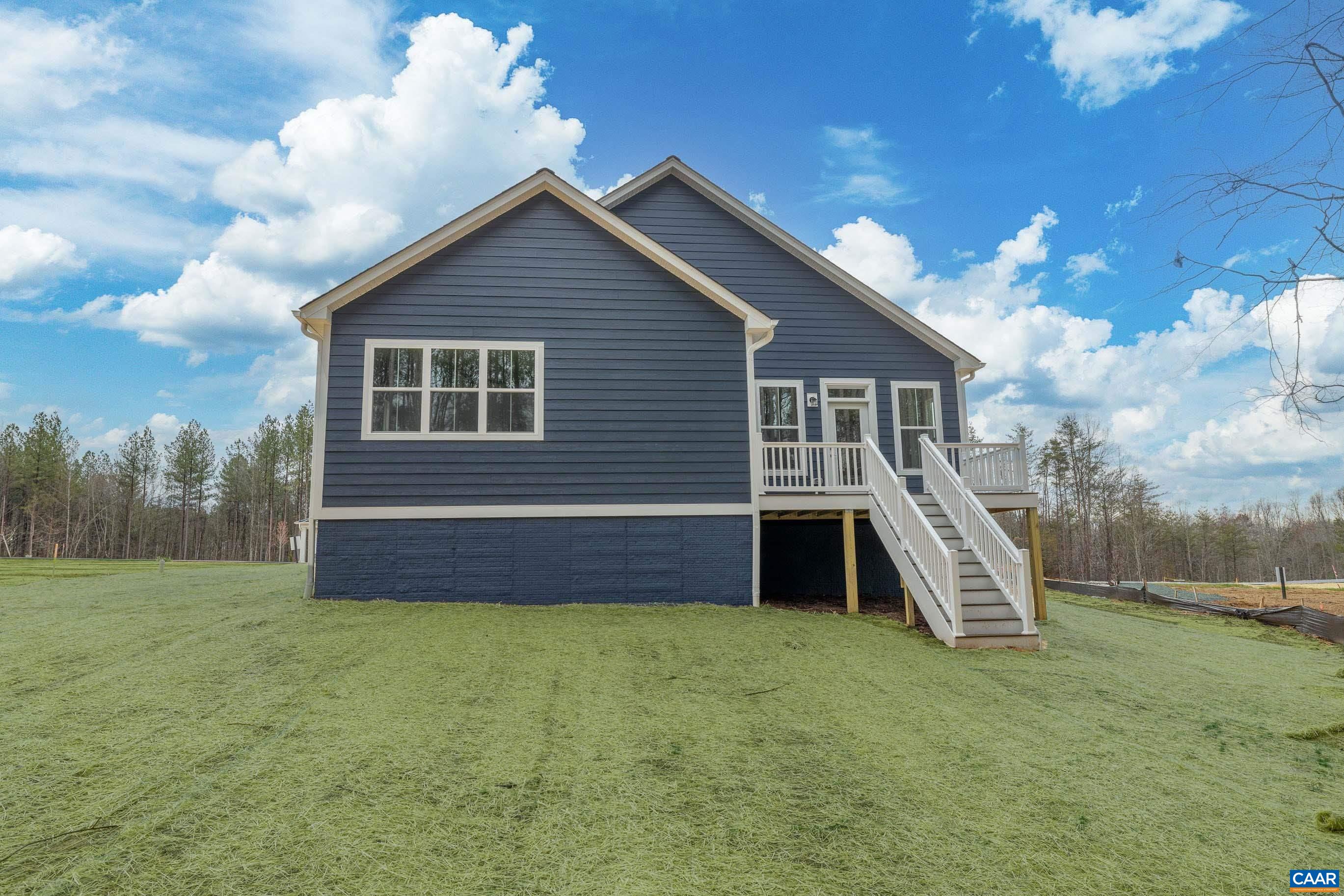 33 WHISPERWOOD CT