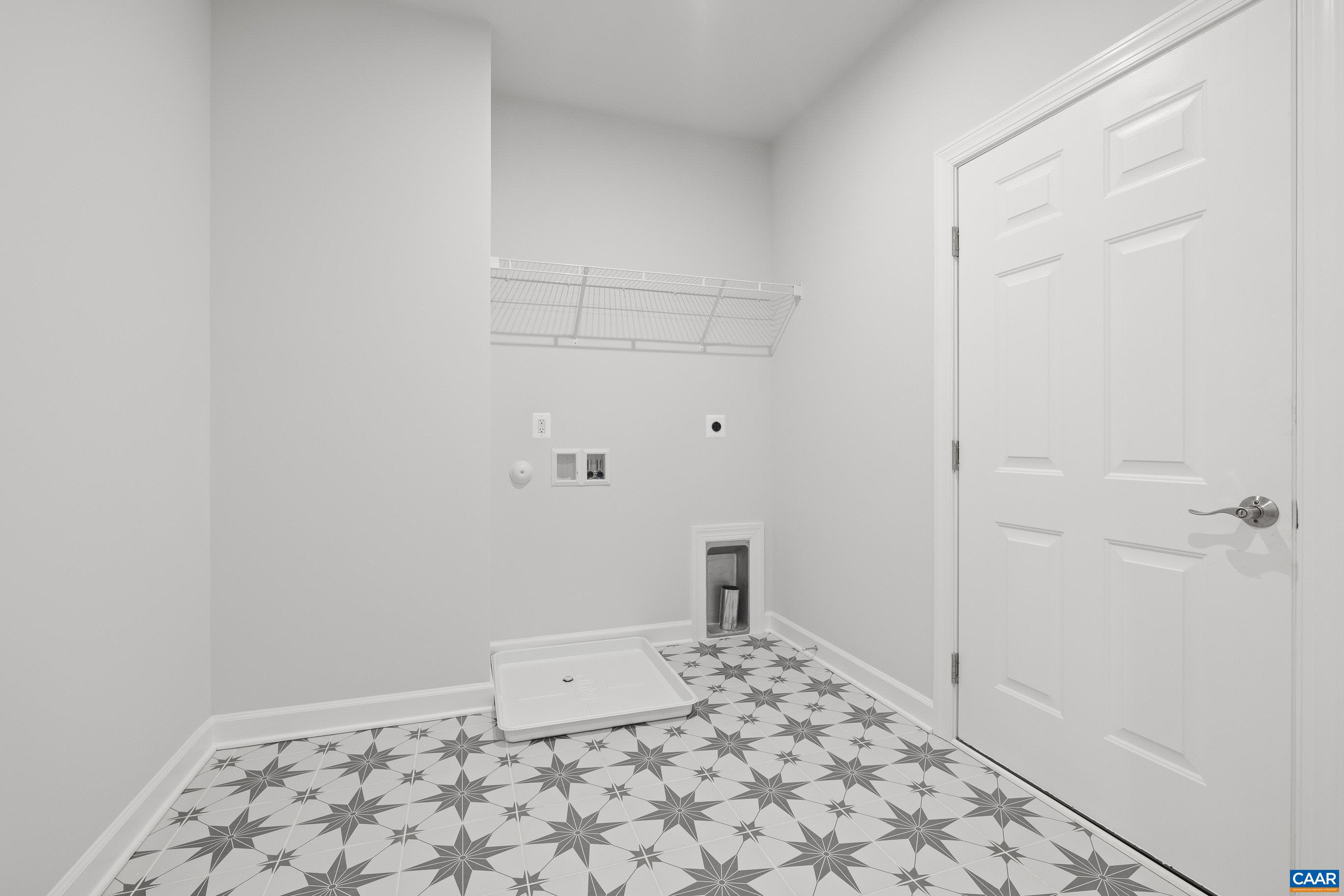 33 WHISPERWOOD CT
