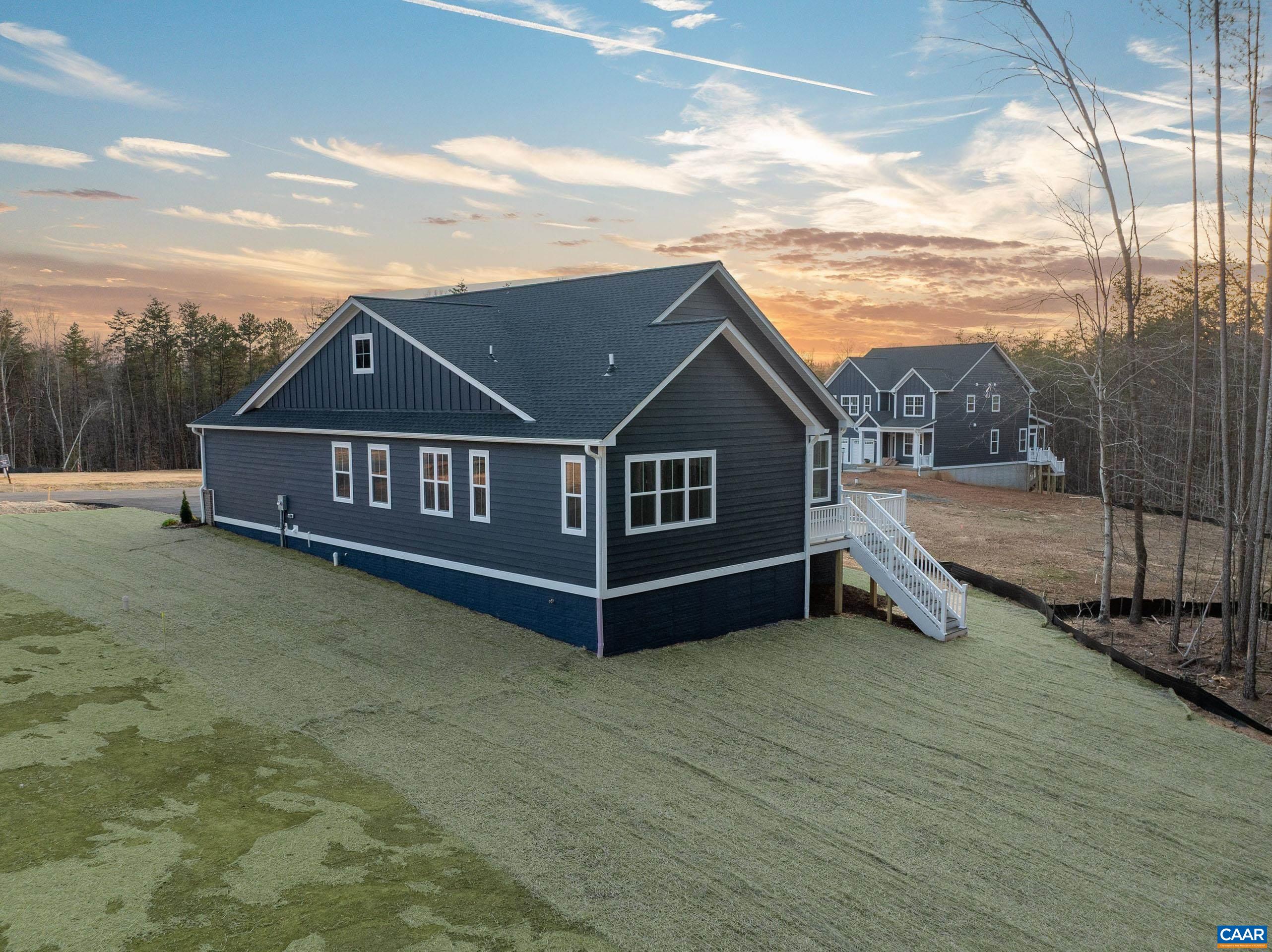 33 WHISPERWOOD CT