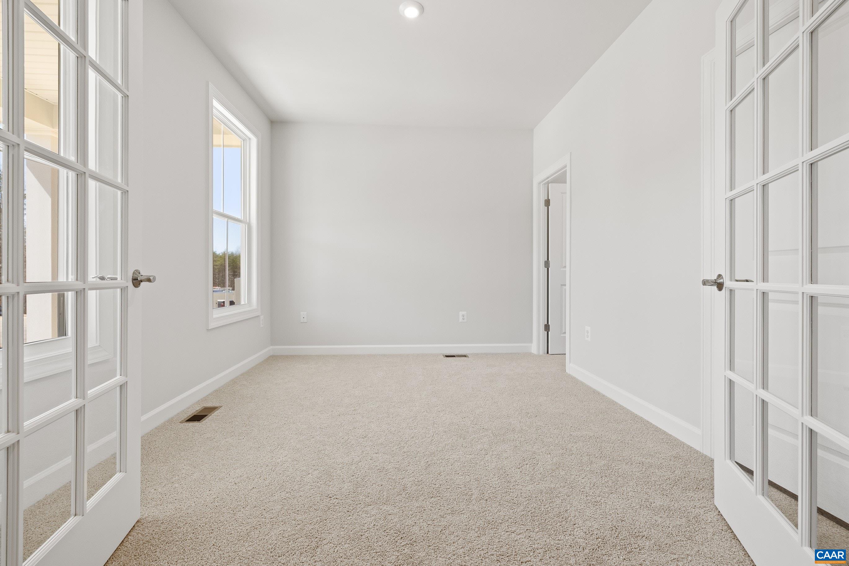 33 WHISPERWOOD CT