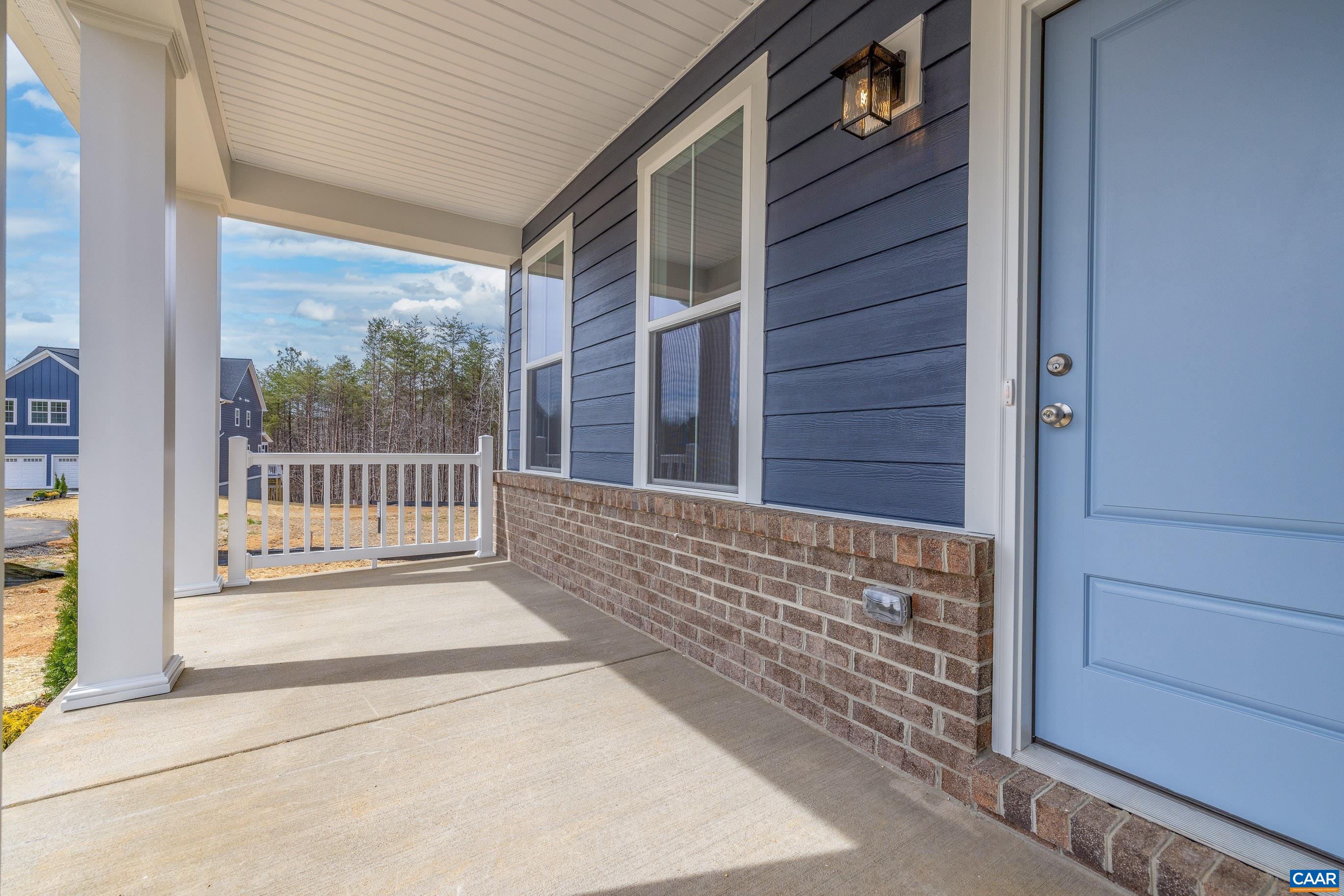 33 WHISPERWOOD CT