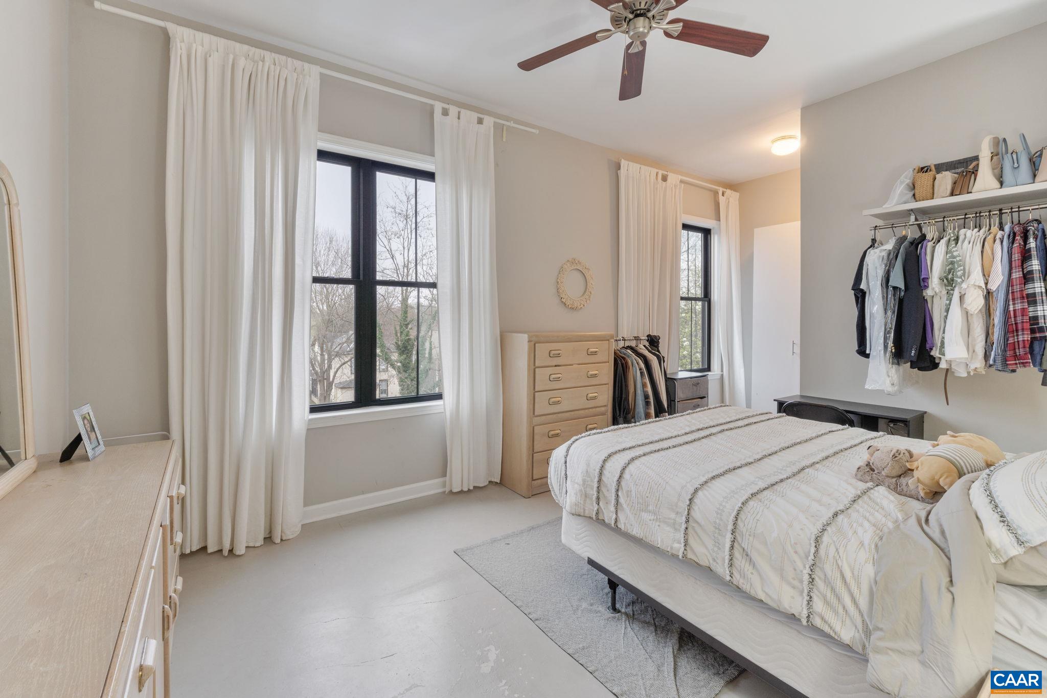750 WALKER SQ Unit: 4B