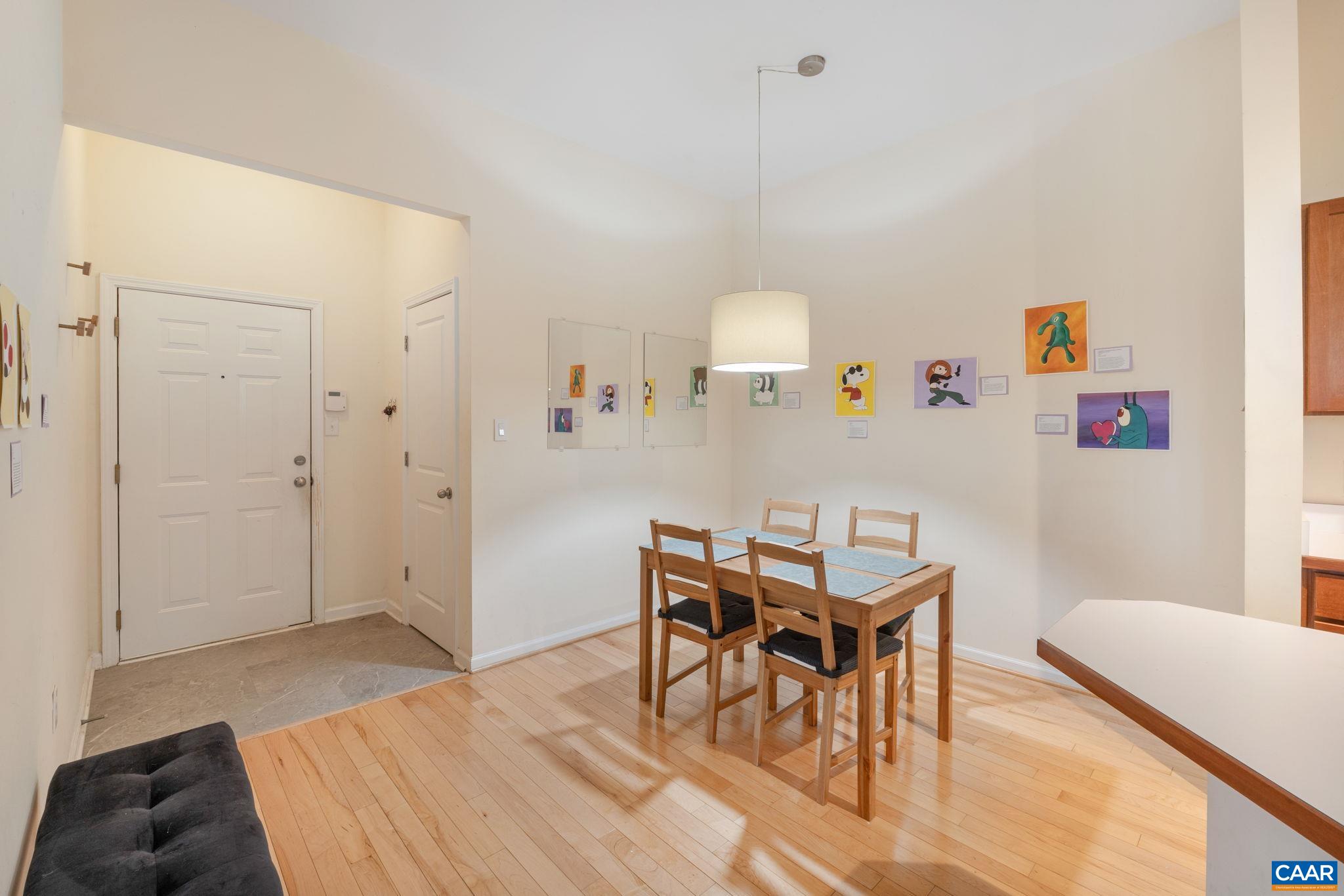 750 WALKER SQ Unit: 4B