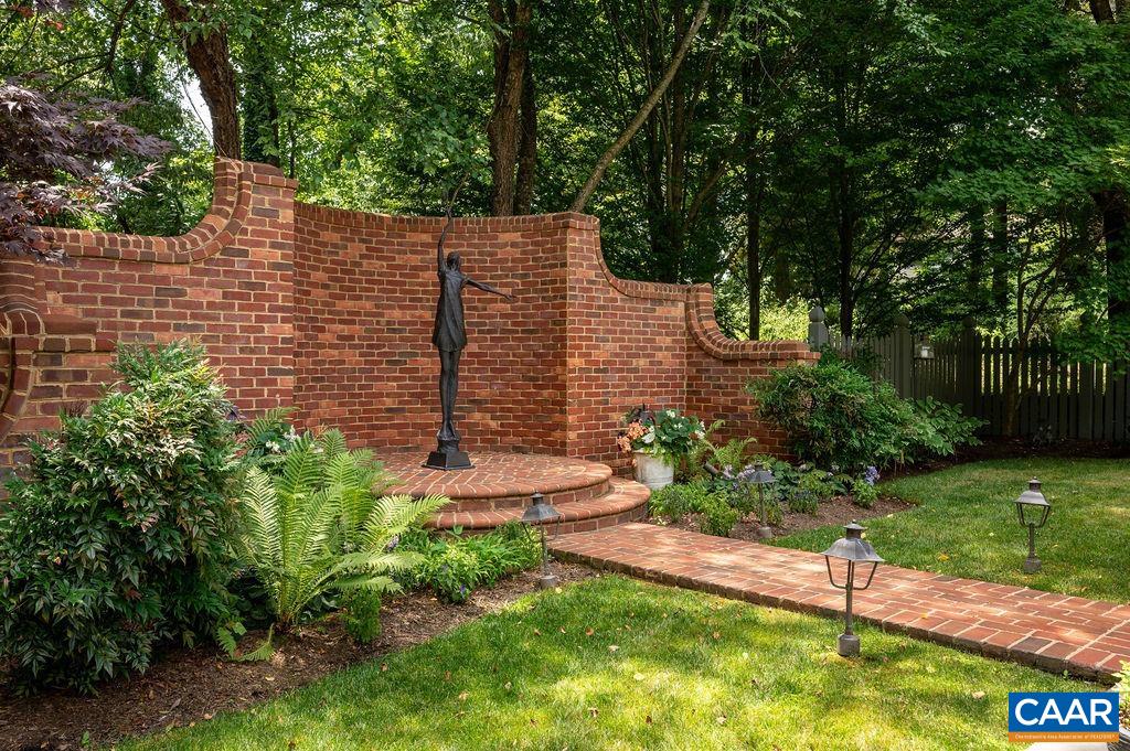 2715 FARMINGTON HTS