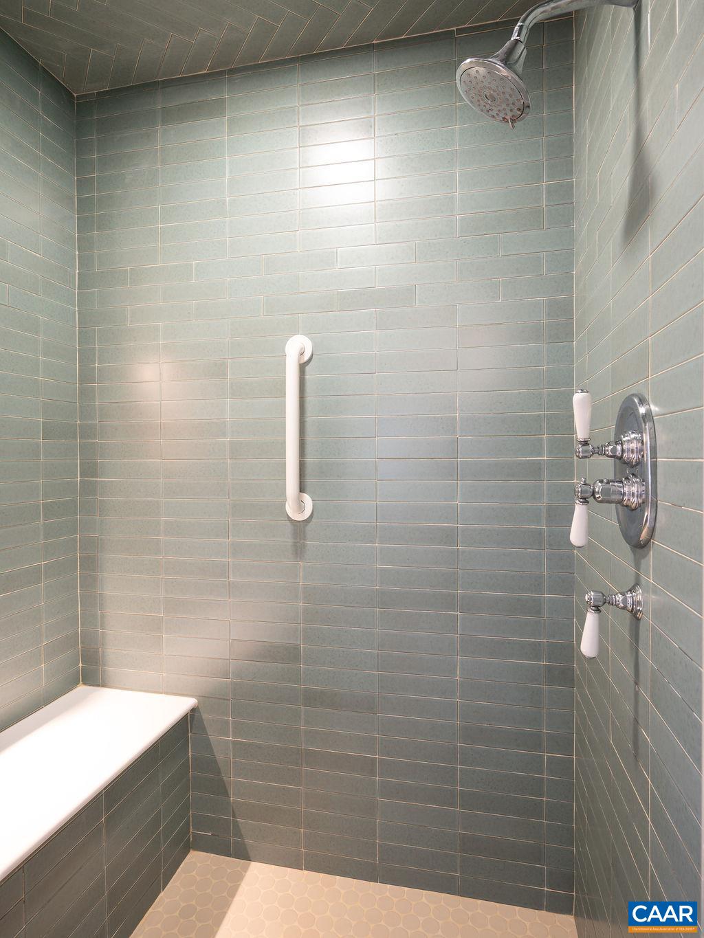 2715 FARMINGTON HTS