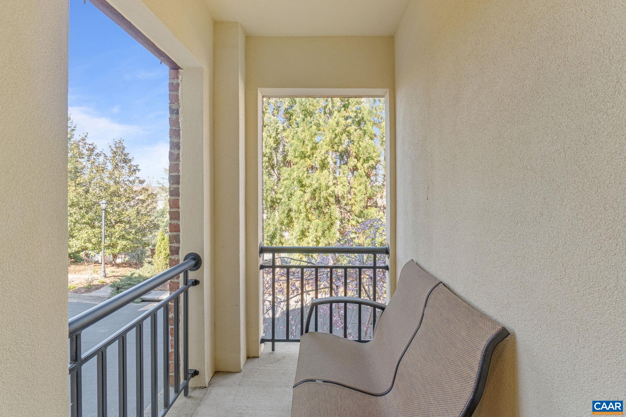312 FOOTHILL CT