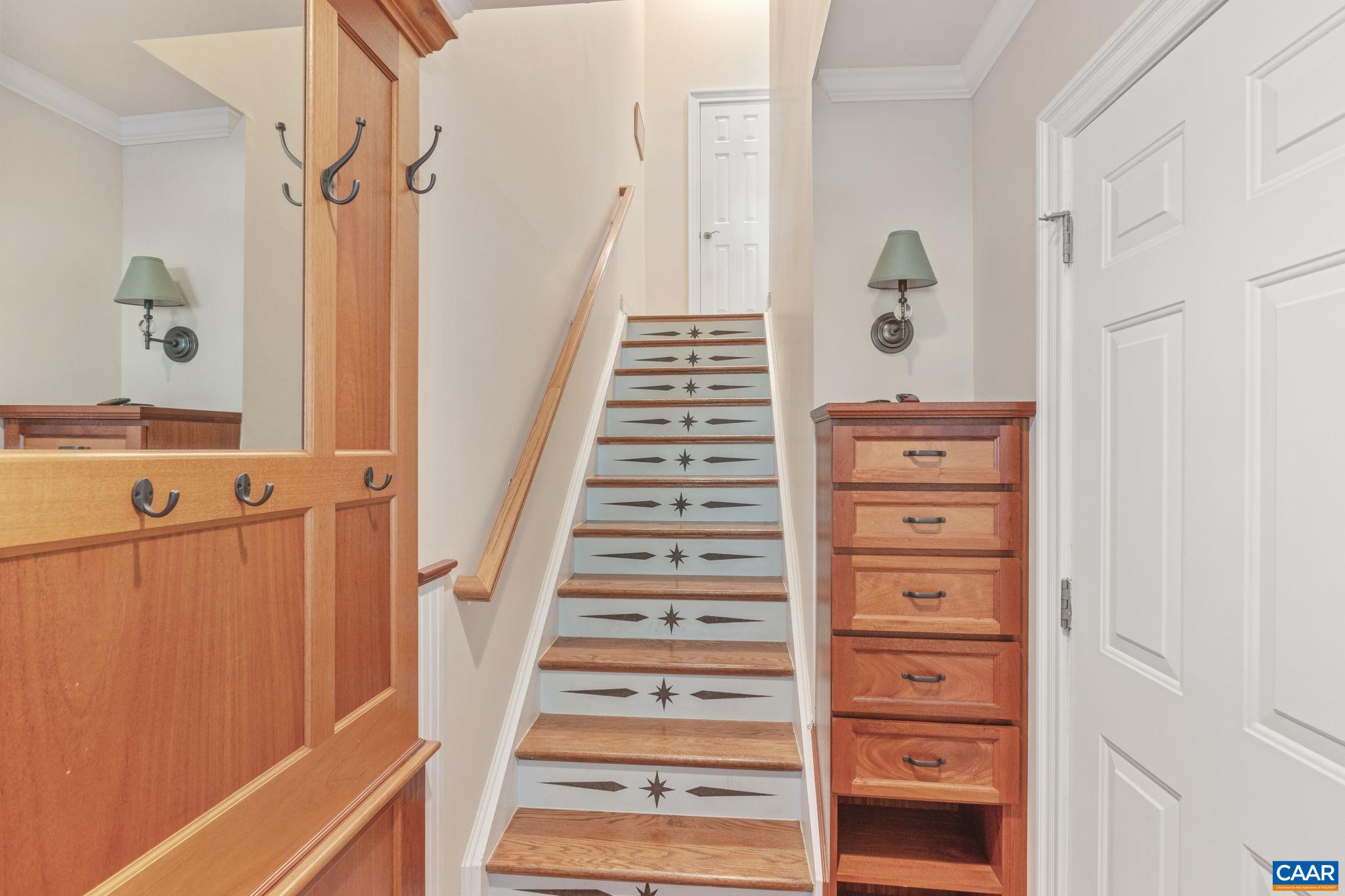 312 FOOTHILL CT