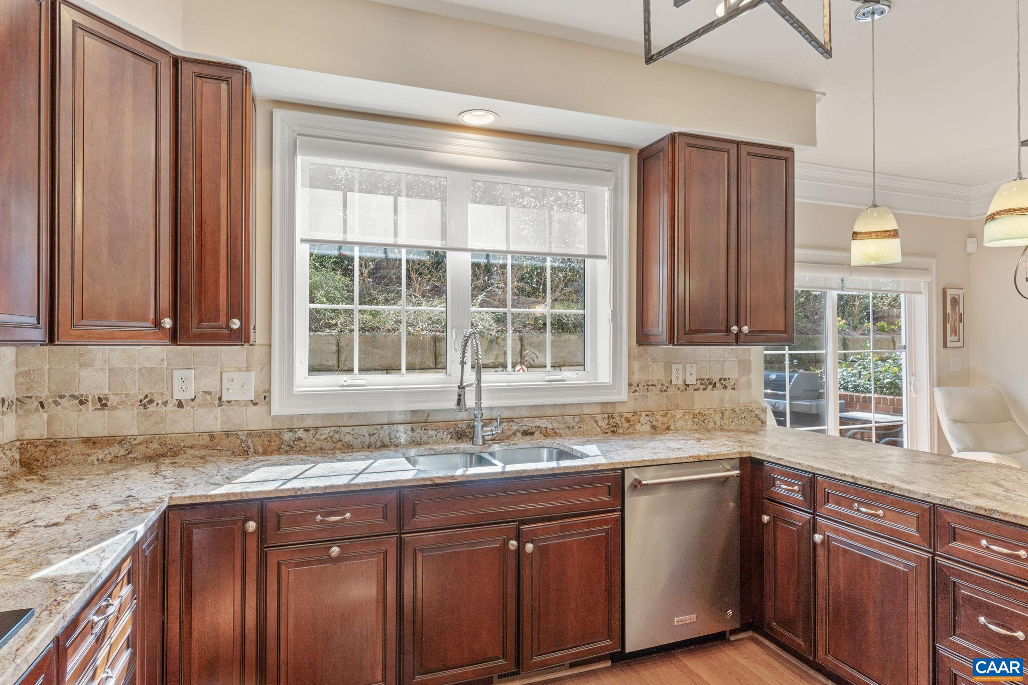 312 FOOTHILL CT