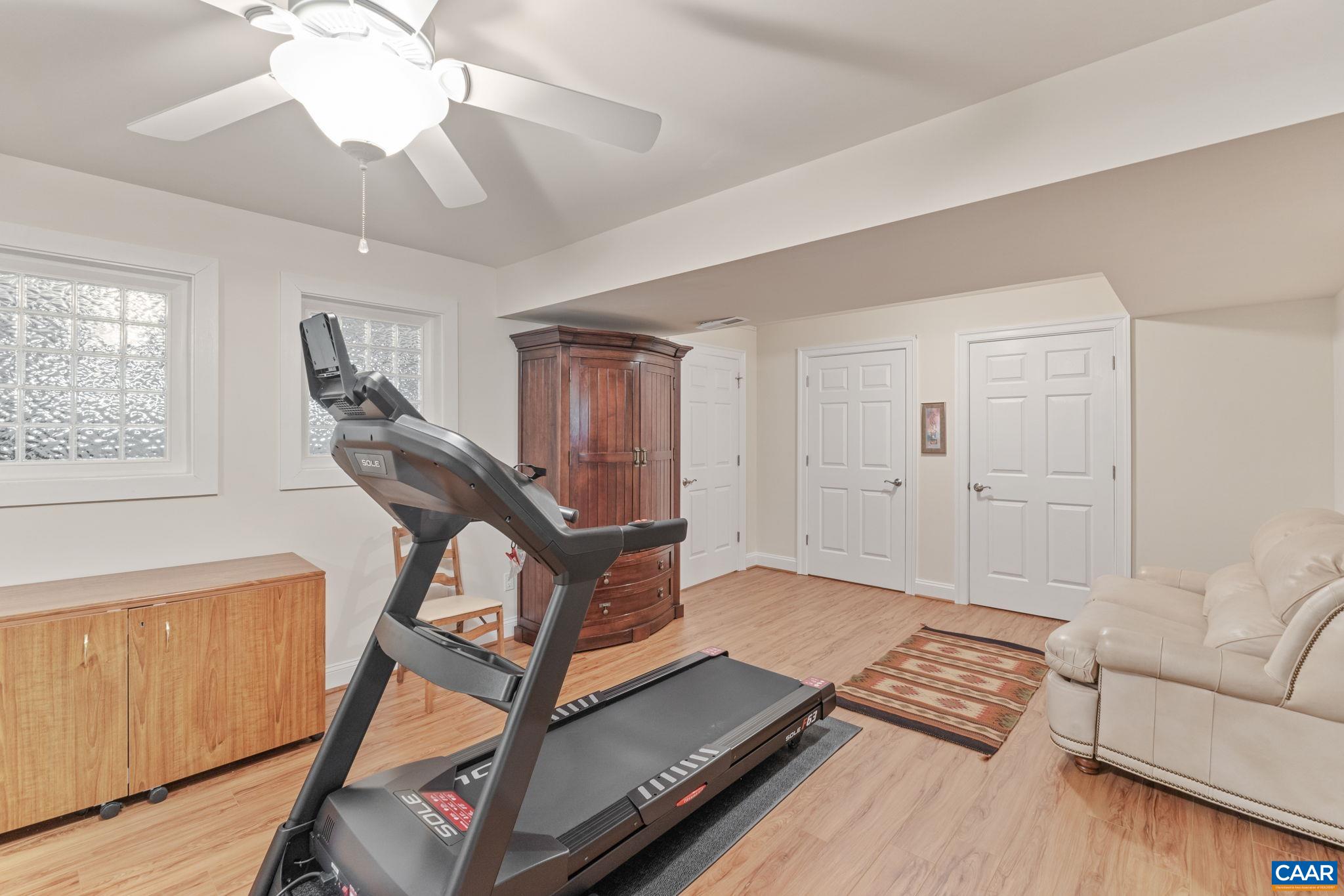 312 FOOTHILL CT