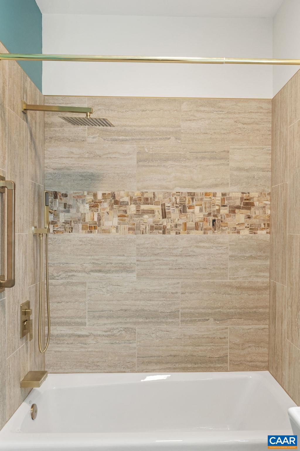 312 FOOTHILL CT
