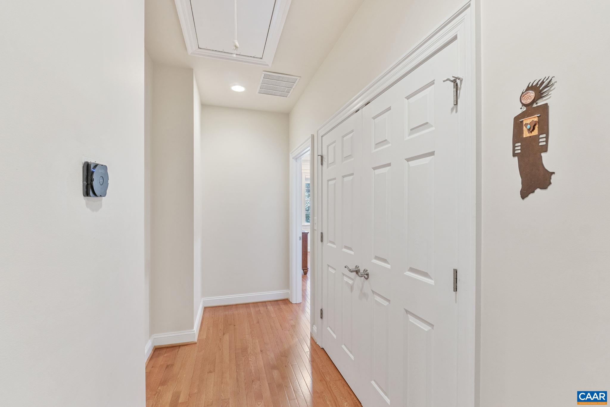 312 FOOTHILL CT