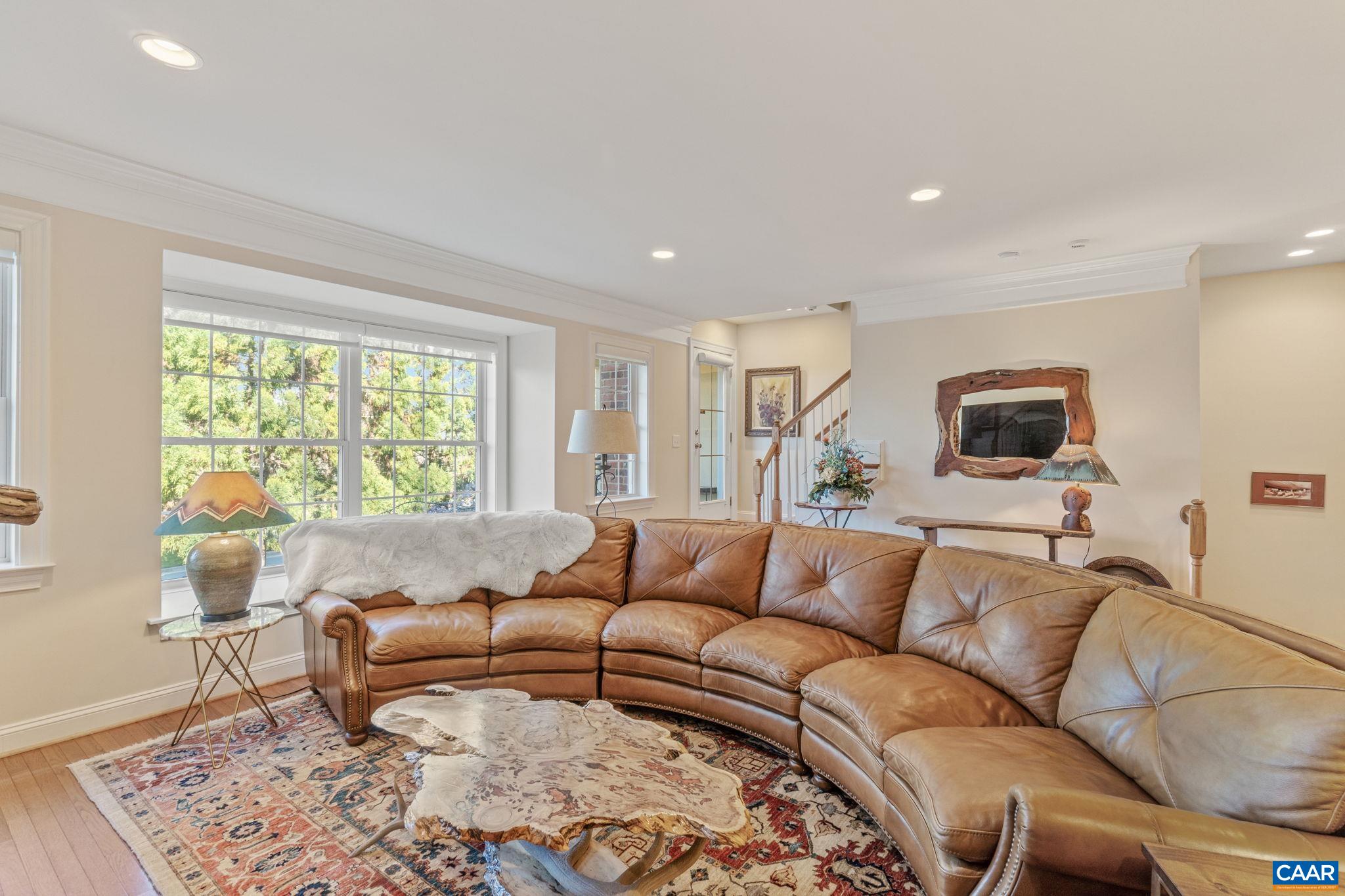 312 FOOTHILL CT