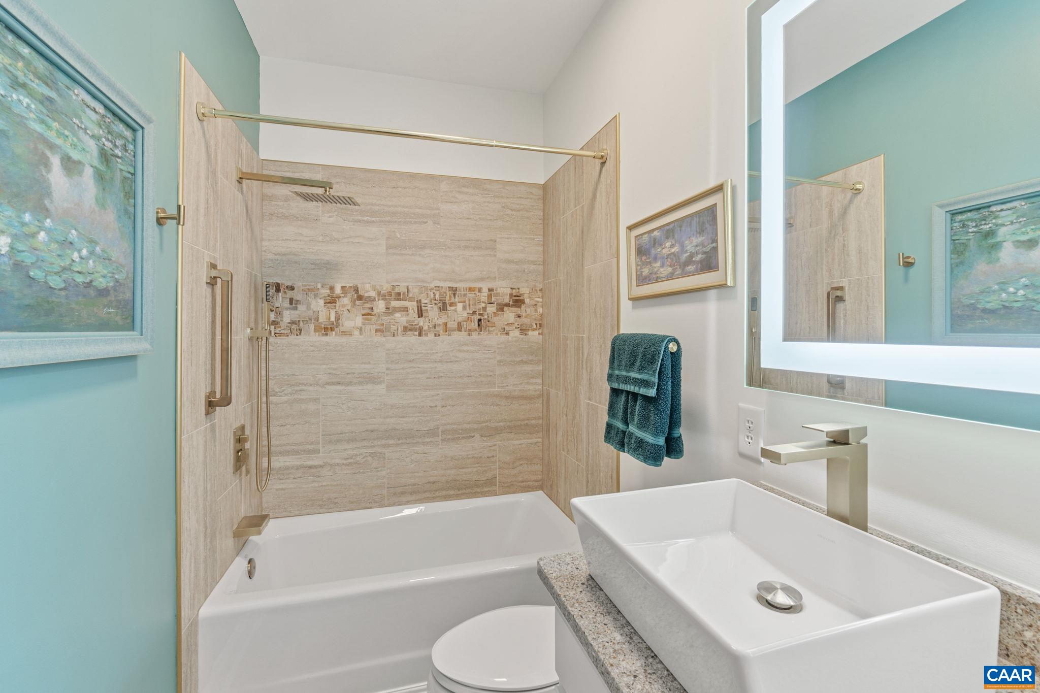 312 FOOTHILL CT